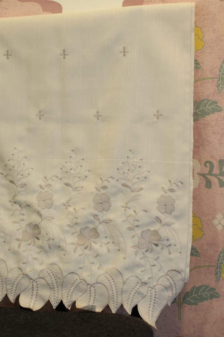 Chair / Sofa back - Embroidery floral