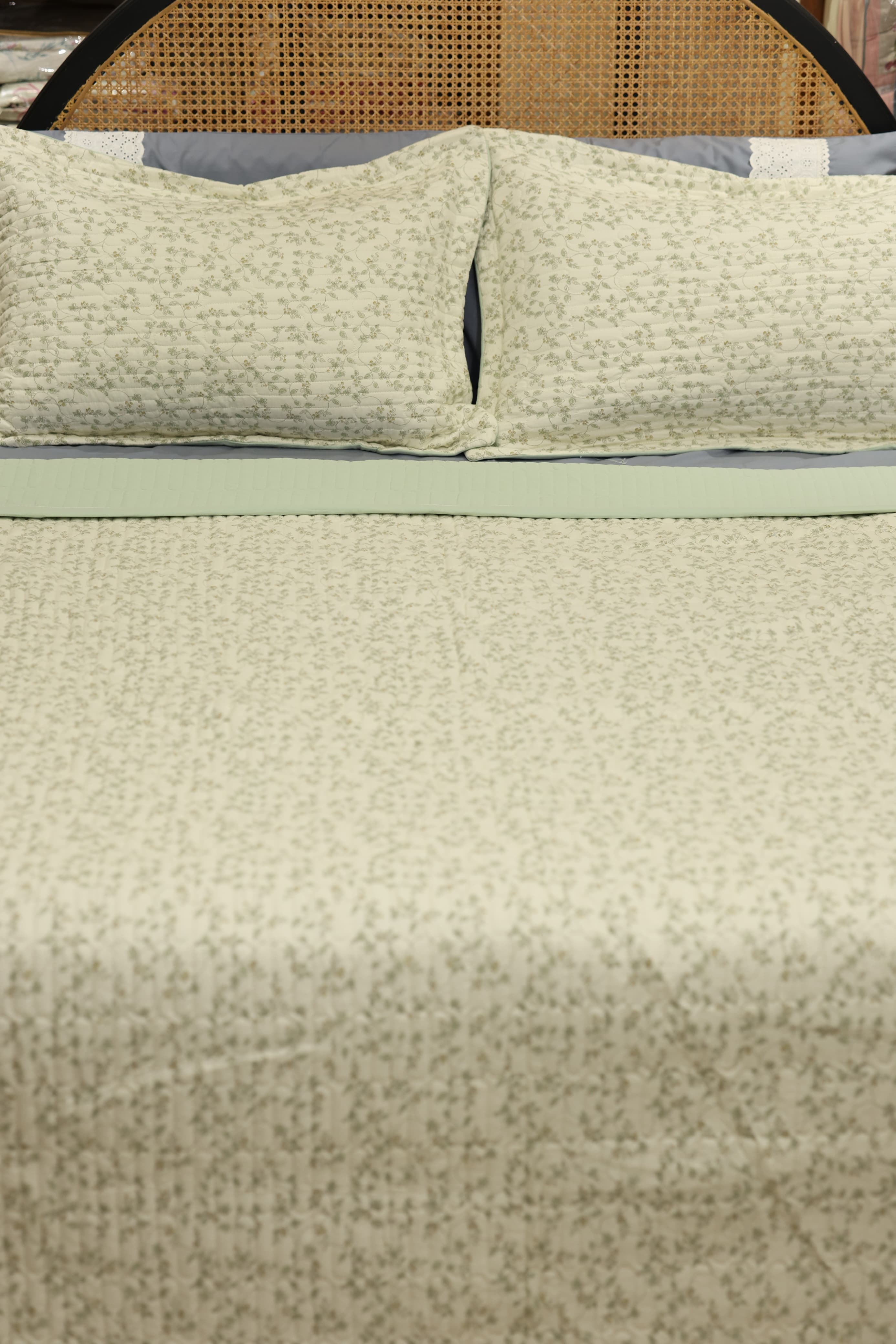 Premium bedcover
