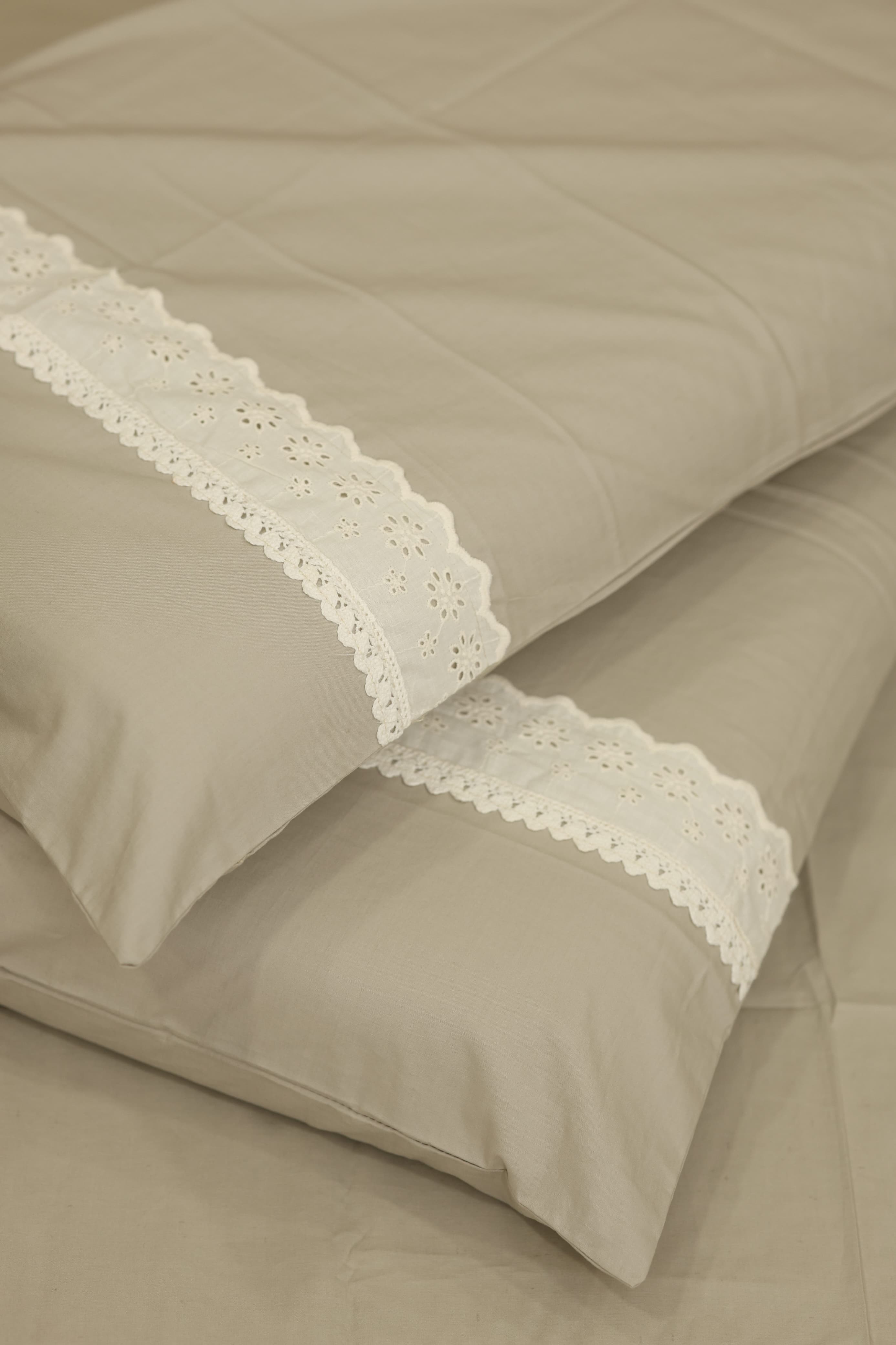 Premium Soft Cotton Lace Bedsheet Set – King Size