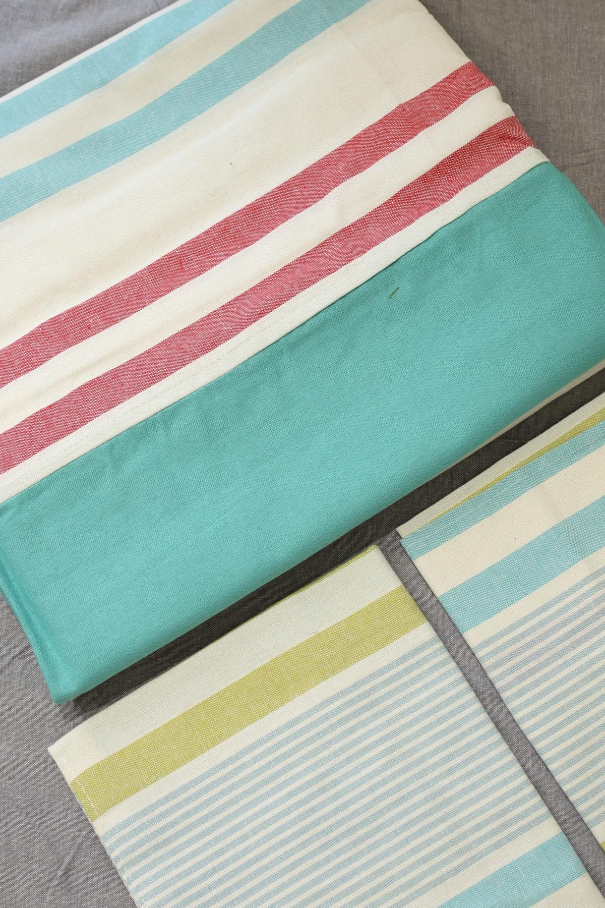 Bedsheets - Queen daily use border bedsheets