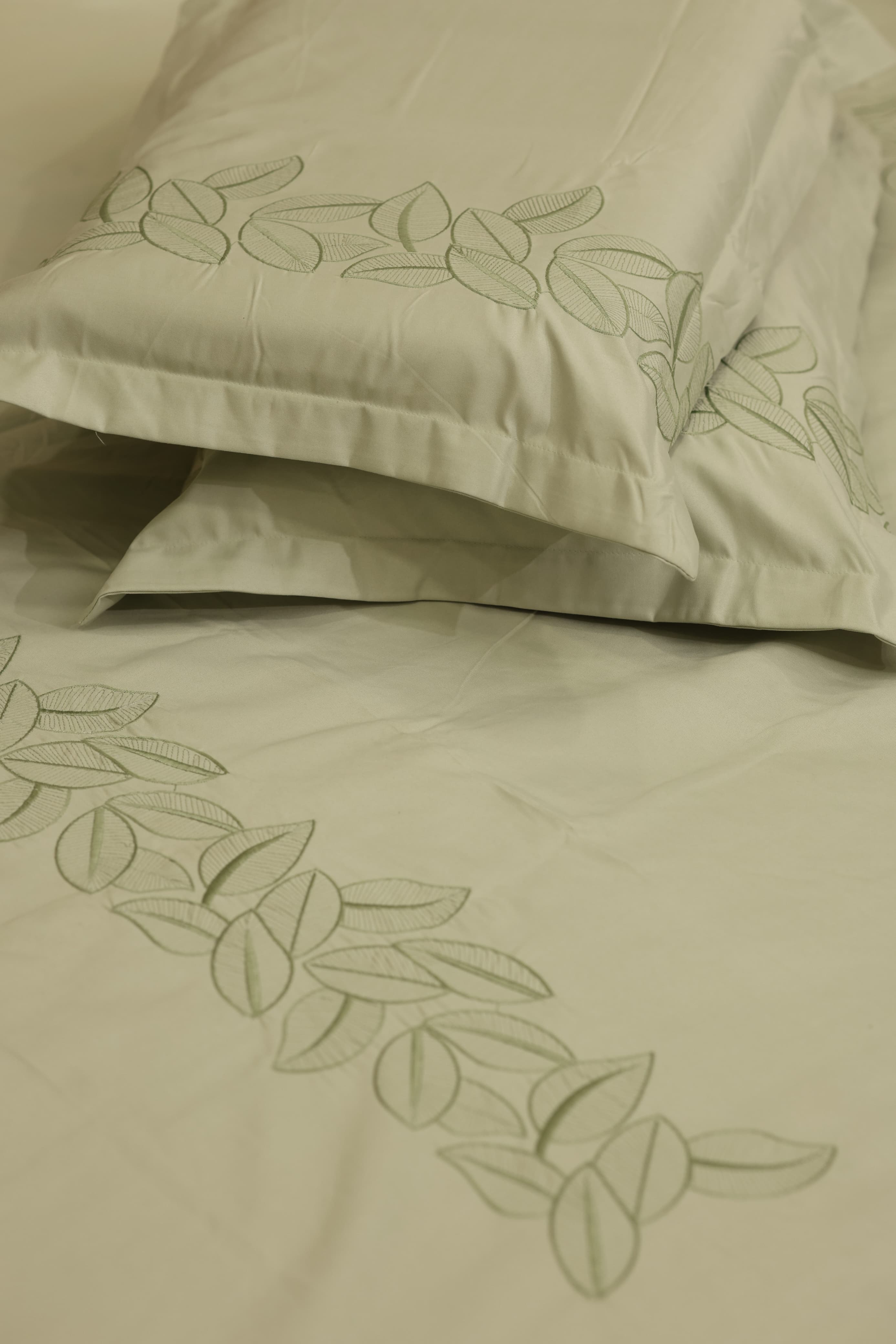 Elegant Embroidery Queen Bedsheet Set MEQ