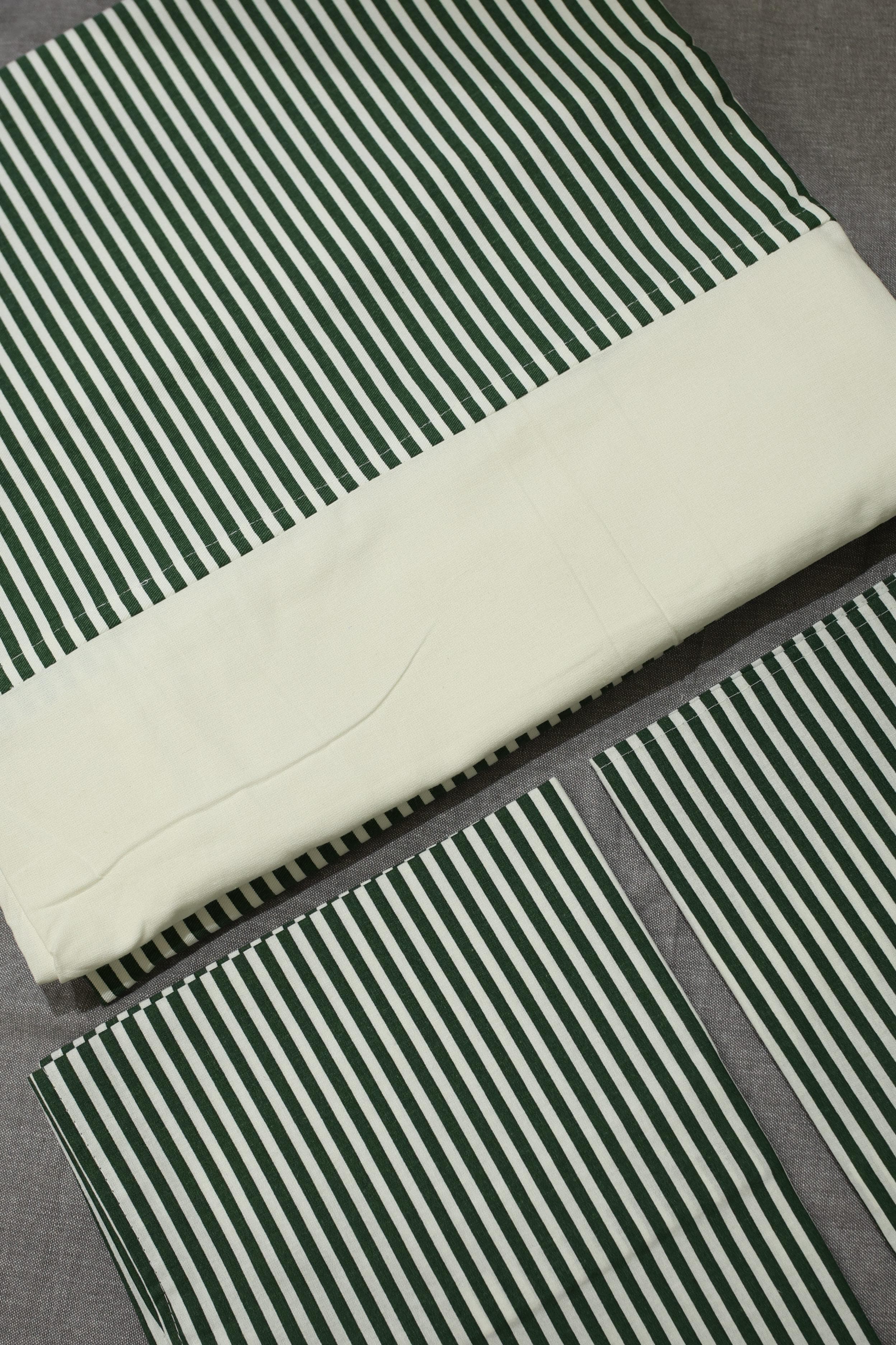 Bedsheets - Queen daily use border bedsheets