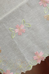 Teapoy Runner - Silky runner / table centre