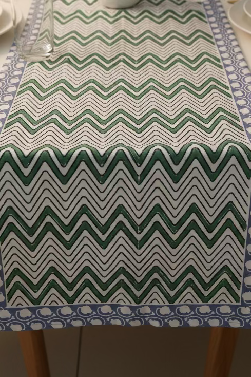 Table Runners : runners 4 seater