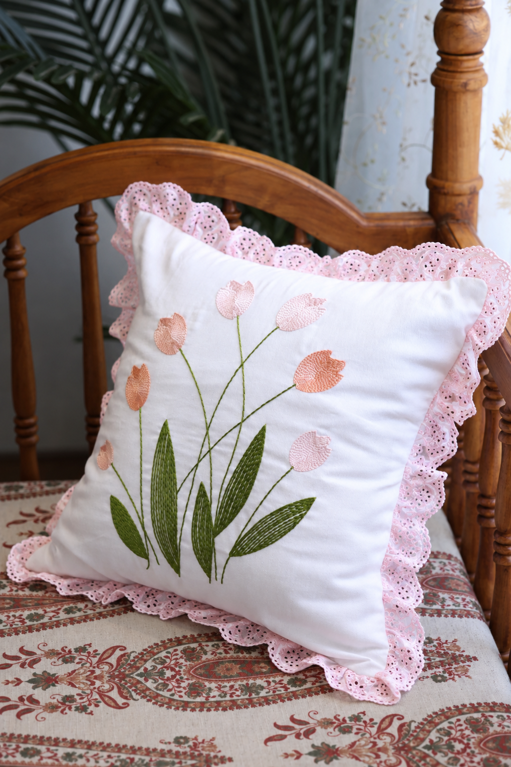 Cushion covers - Embroidery Tulip Petals
