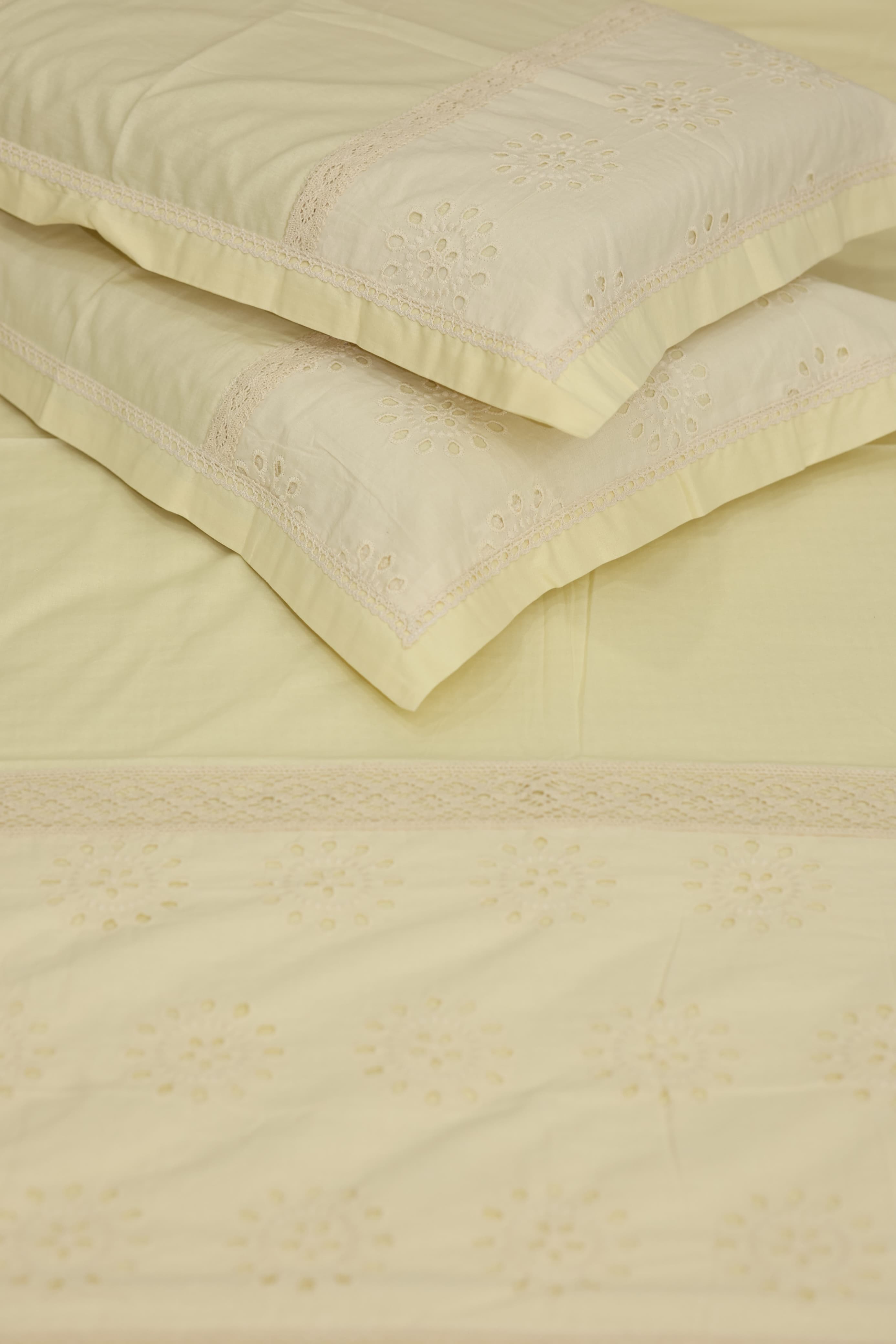 Bedsheets - Premium designer king bedsheets dd lace