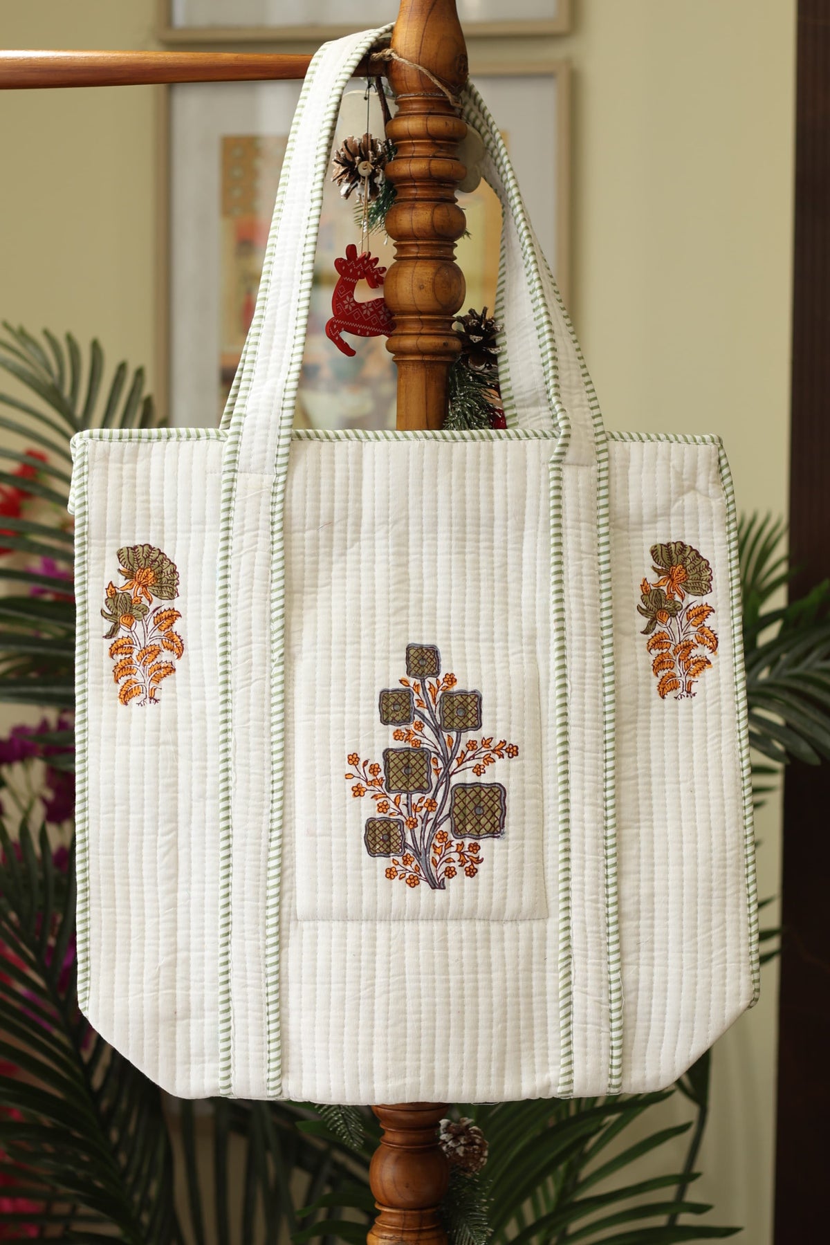 Bags - Quilted white tote bags
