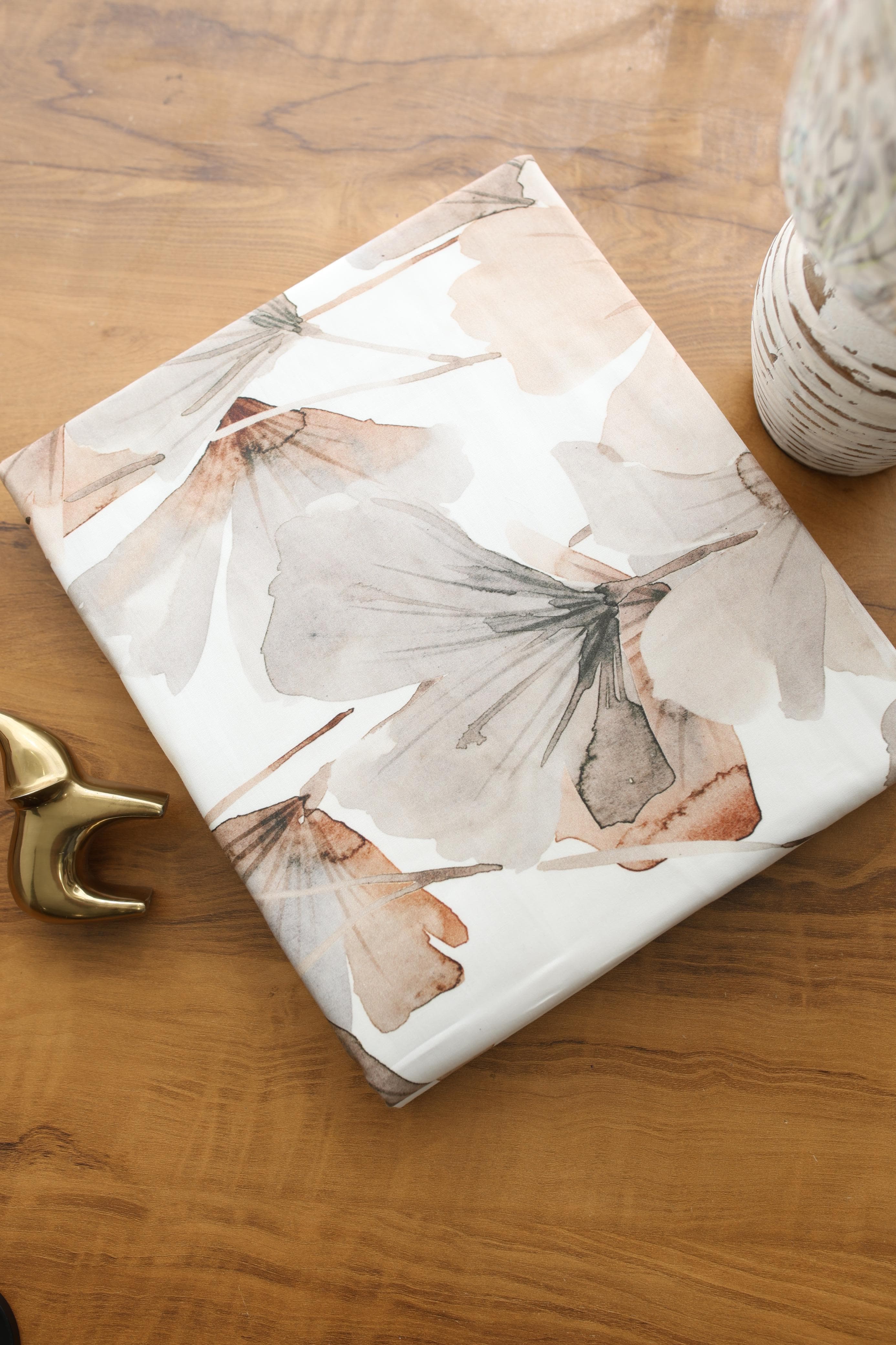 Bedsheets - King premium soft cotton bedsheet Digital Print DD   (Radiance)