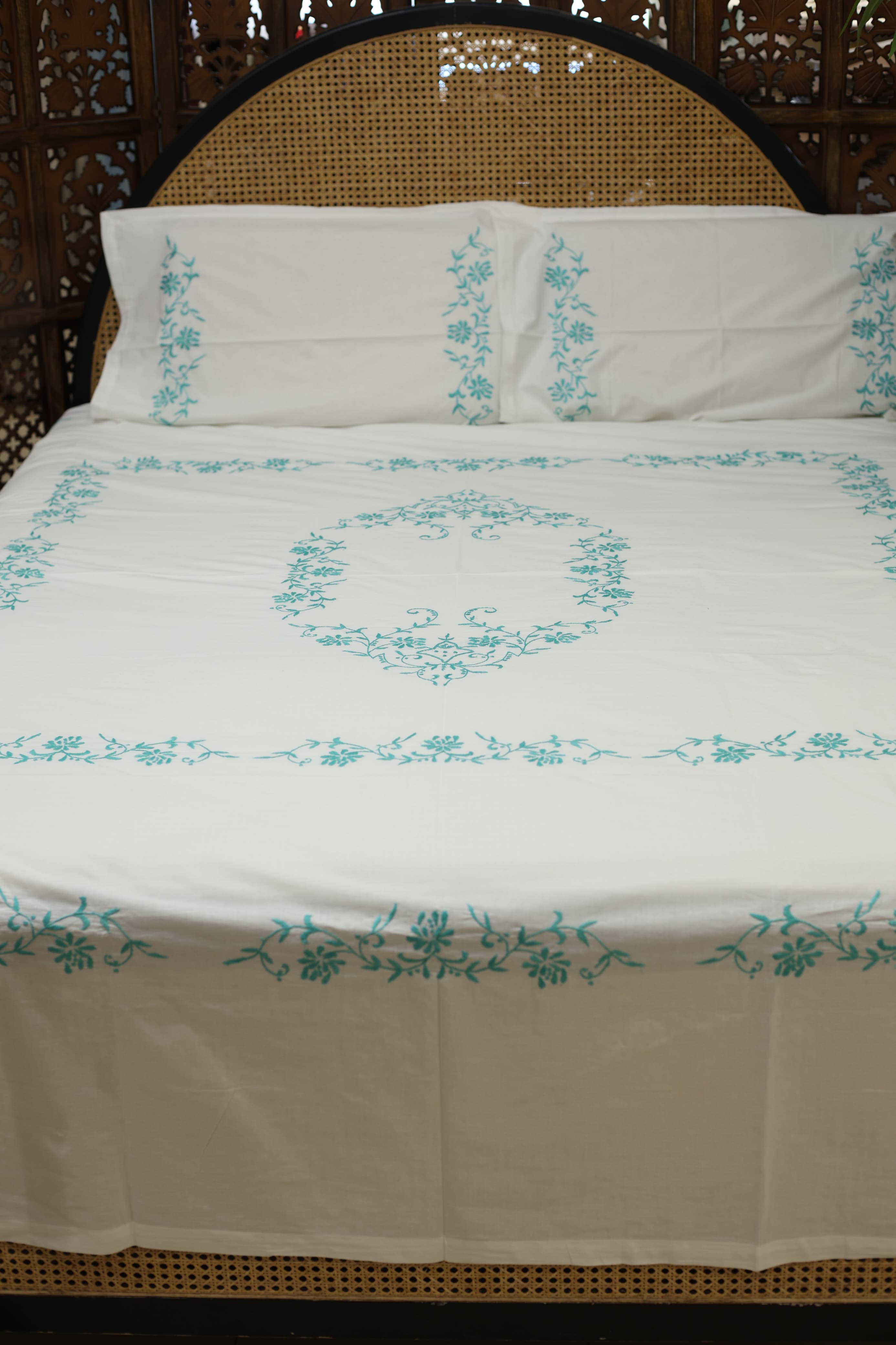 Bedsheets:King premium hand embroidered bedsheets HEK