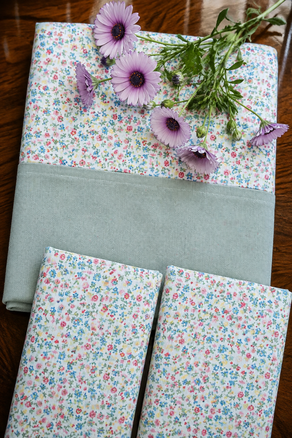 Bedsheets - King daily use border bedsheets