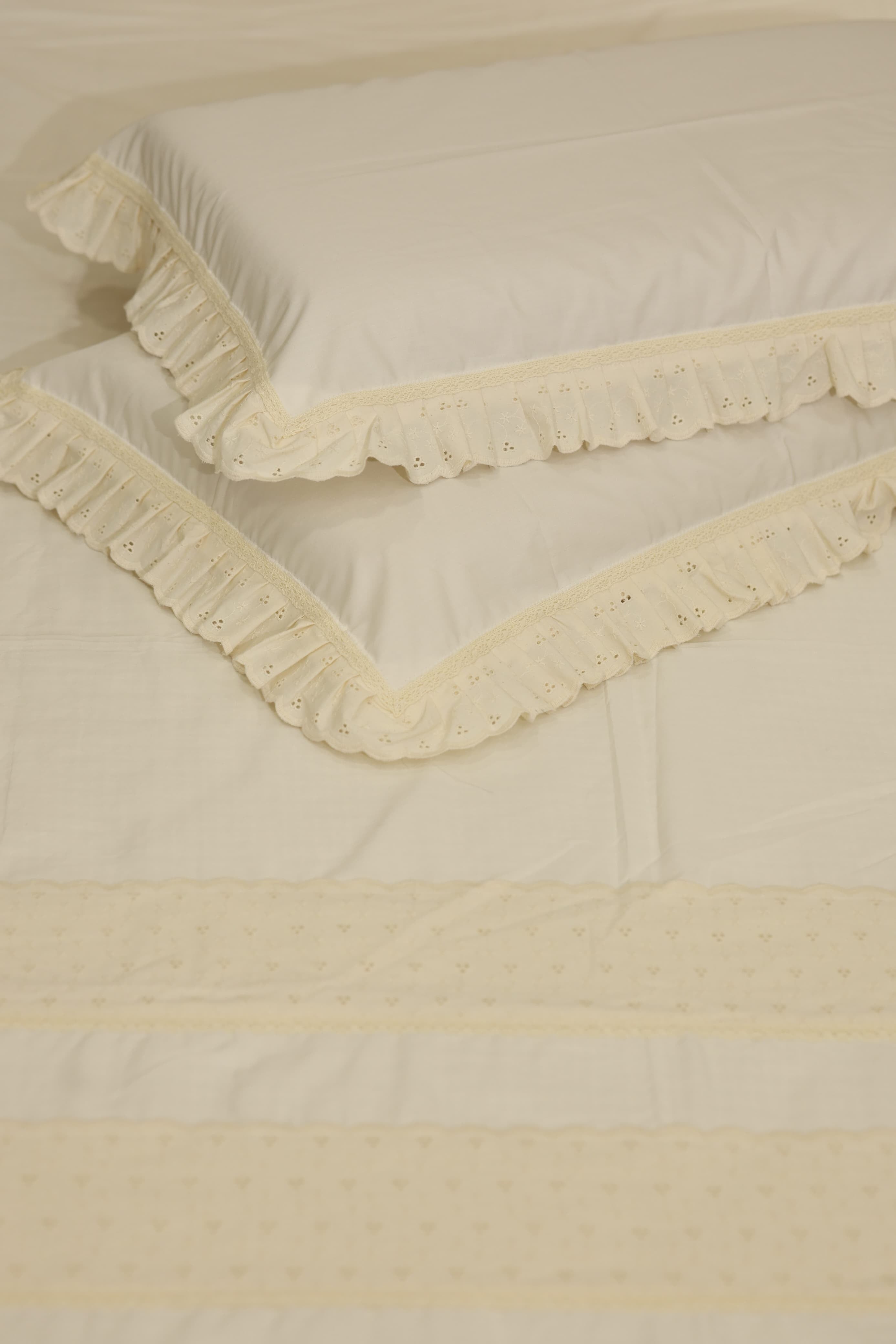 Bedsheets - Premium designer king bedsheets dd lace