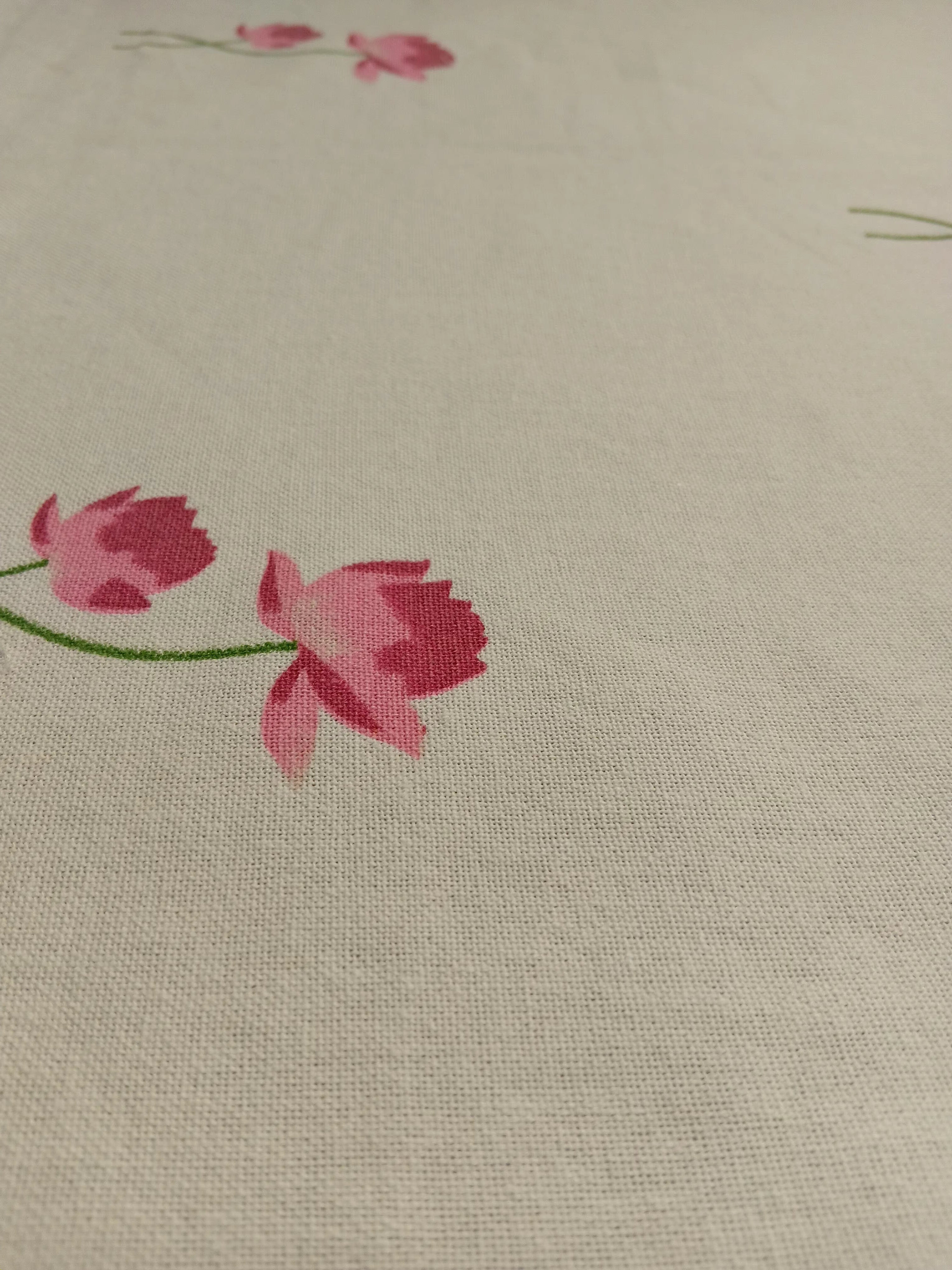 Table cloths - 8 Seater Embroidery (C