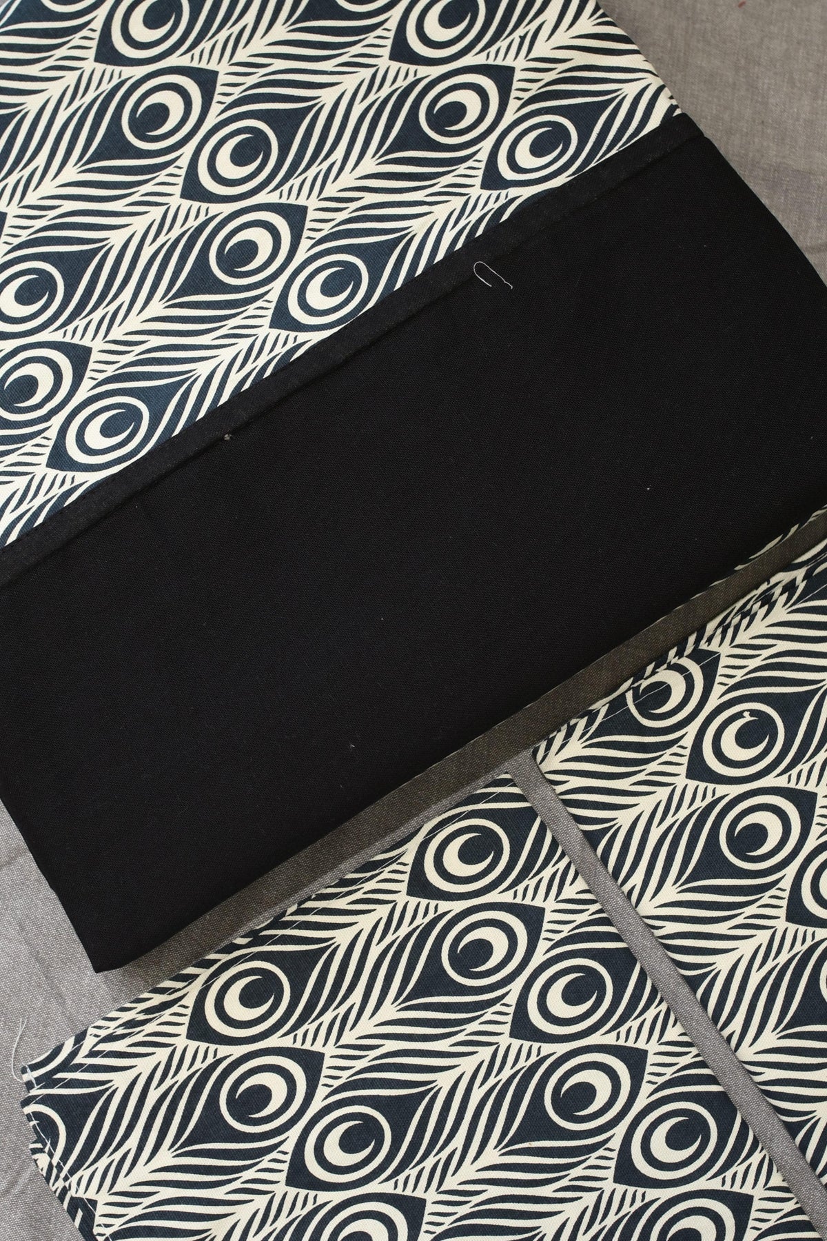 Bedsheets - King daily use border bedsheets
