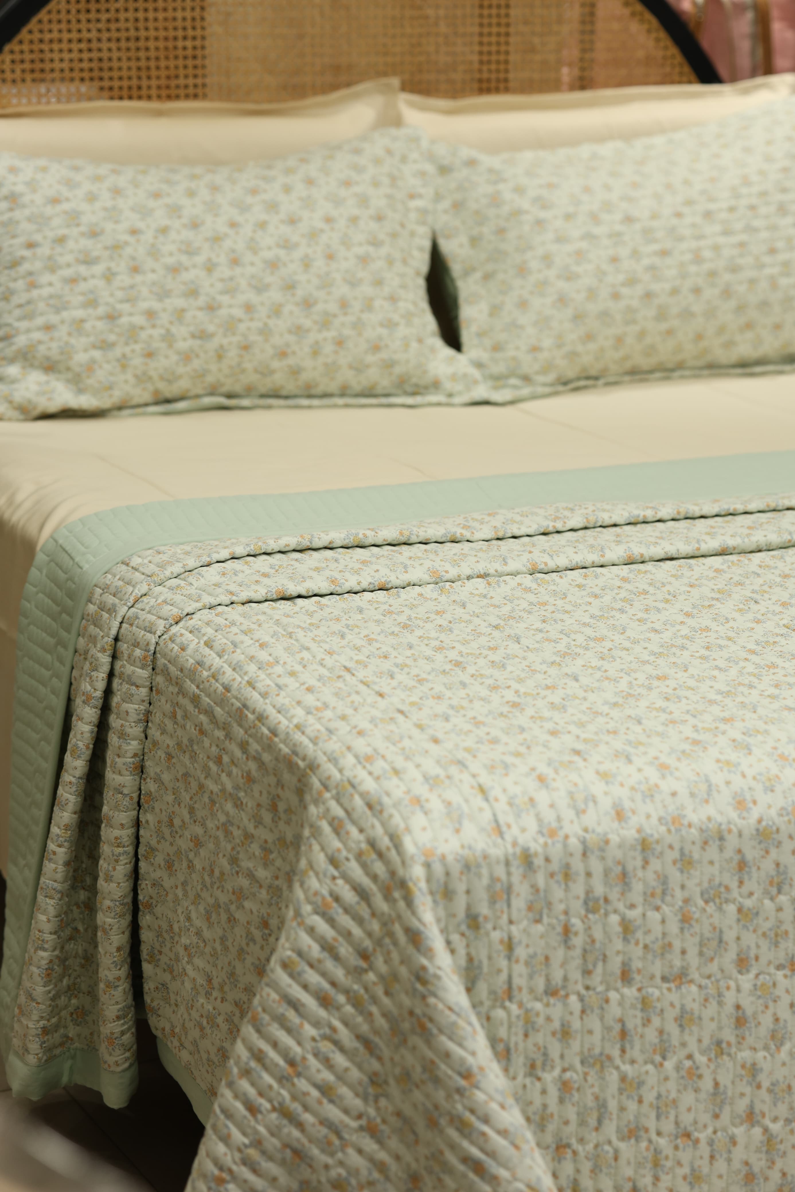 Premium bedcover