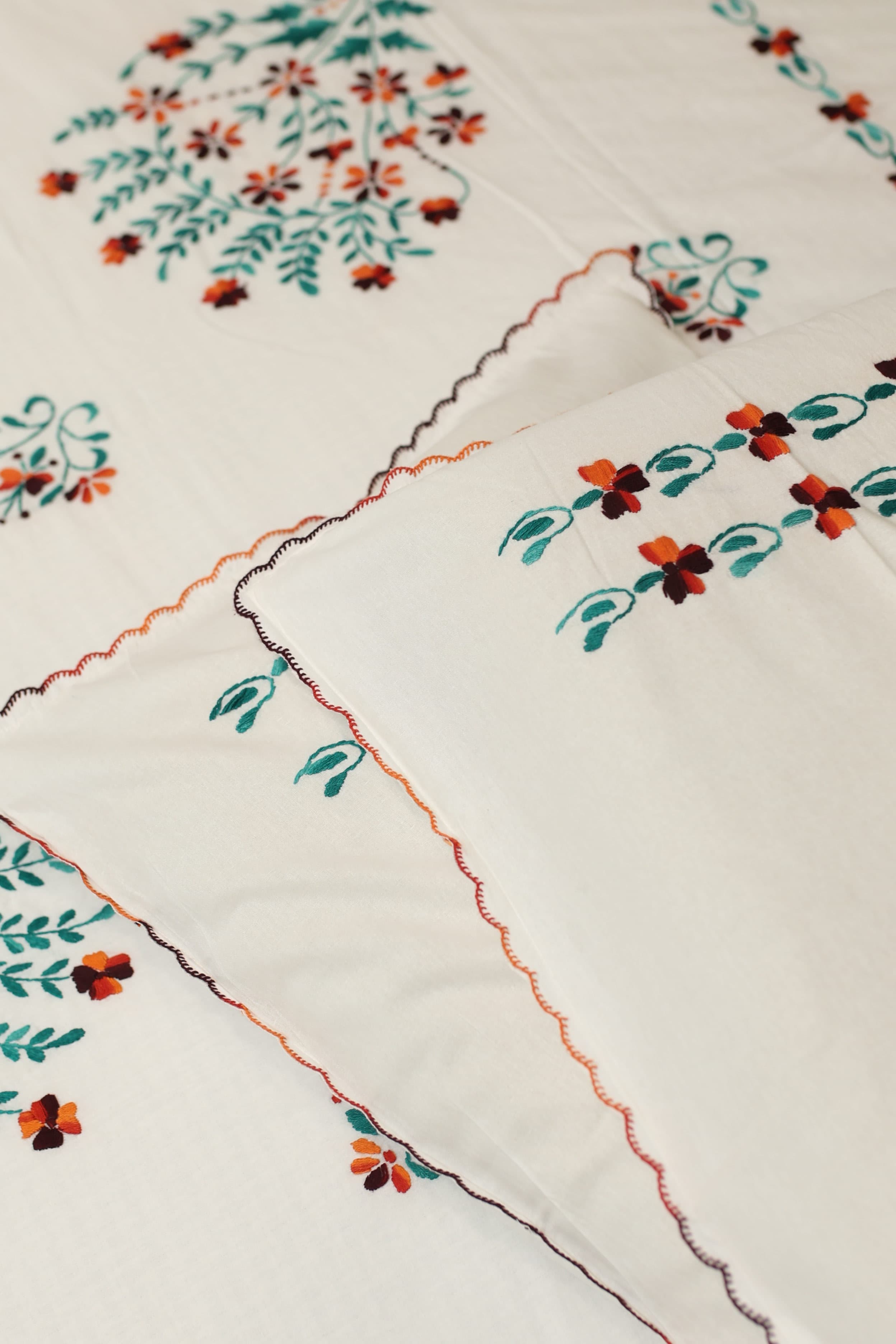 Bedsheets:Queen premium hand embroidered bedsheets HEQ