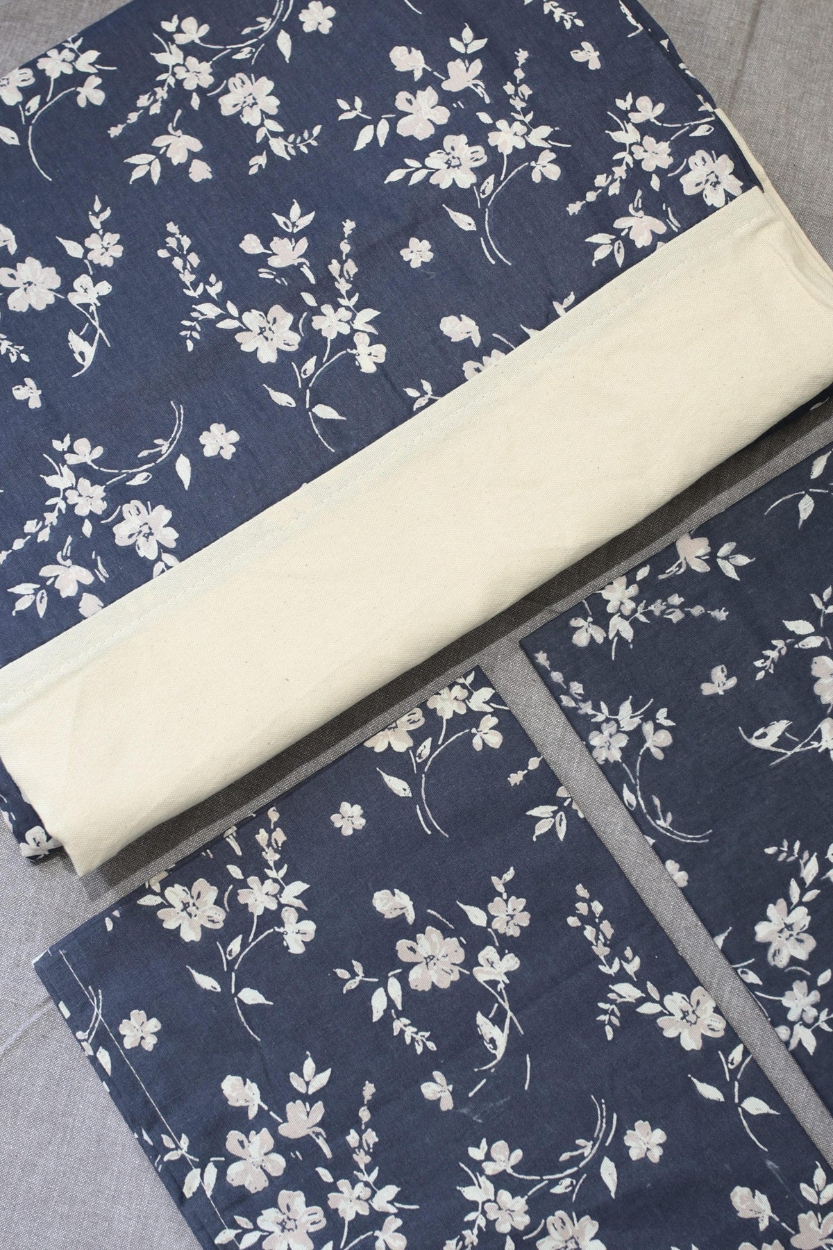Bedsheets - Queen daily use border bedsheets