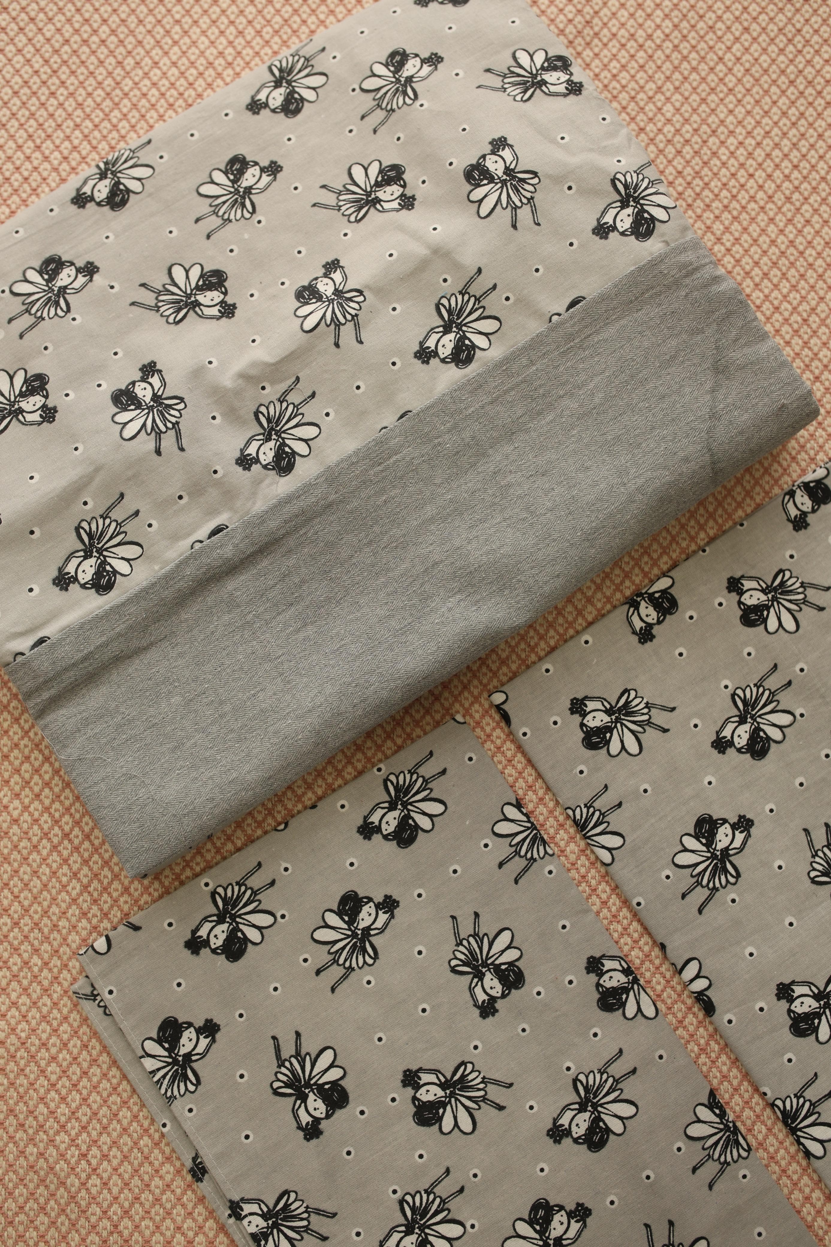 Bedsheets - Queen daily use border bedsheets