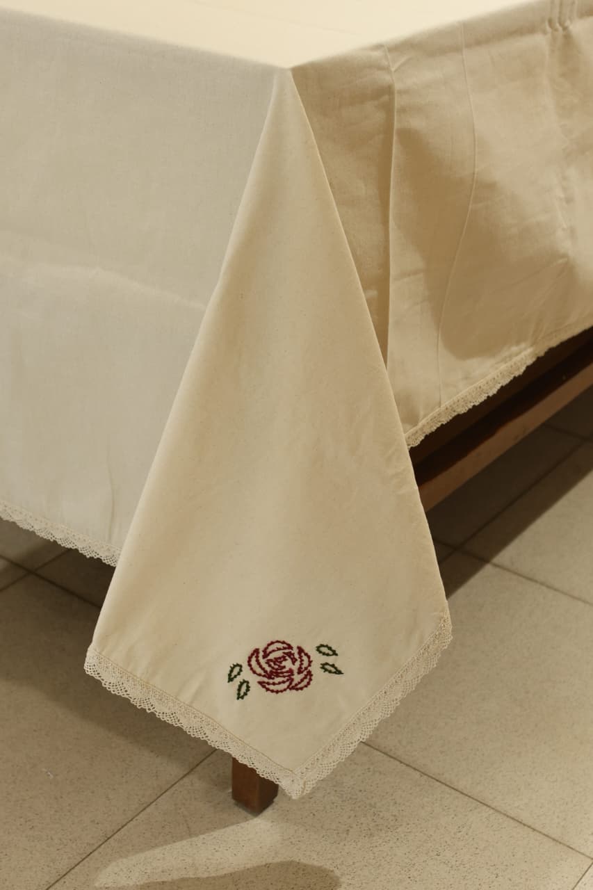 Table cloth - 4 seater embroidery