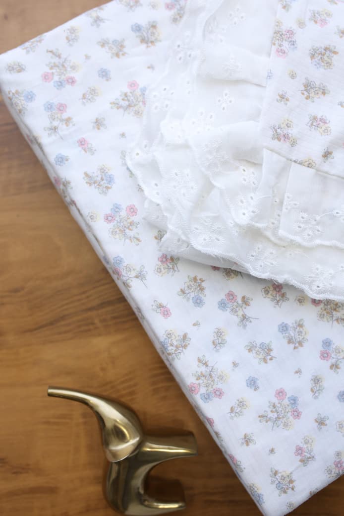 Bedsheets - King soft cotton lace bedsheets majestic Reva