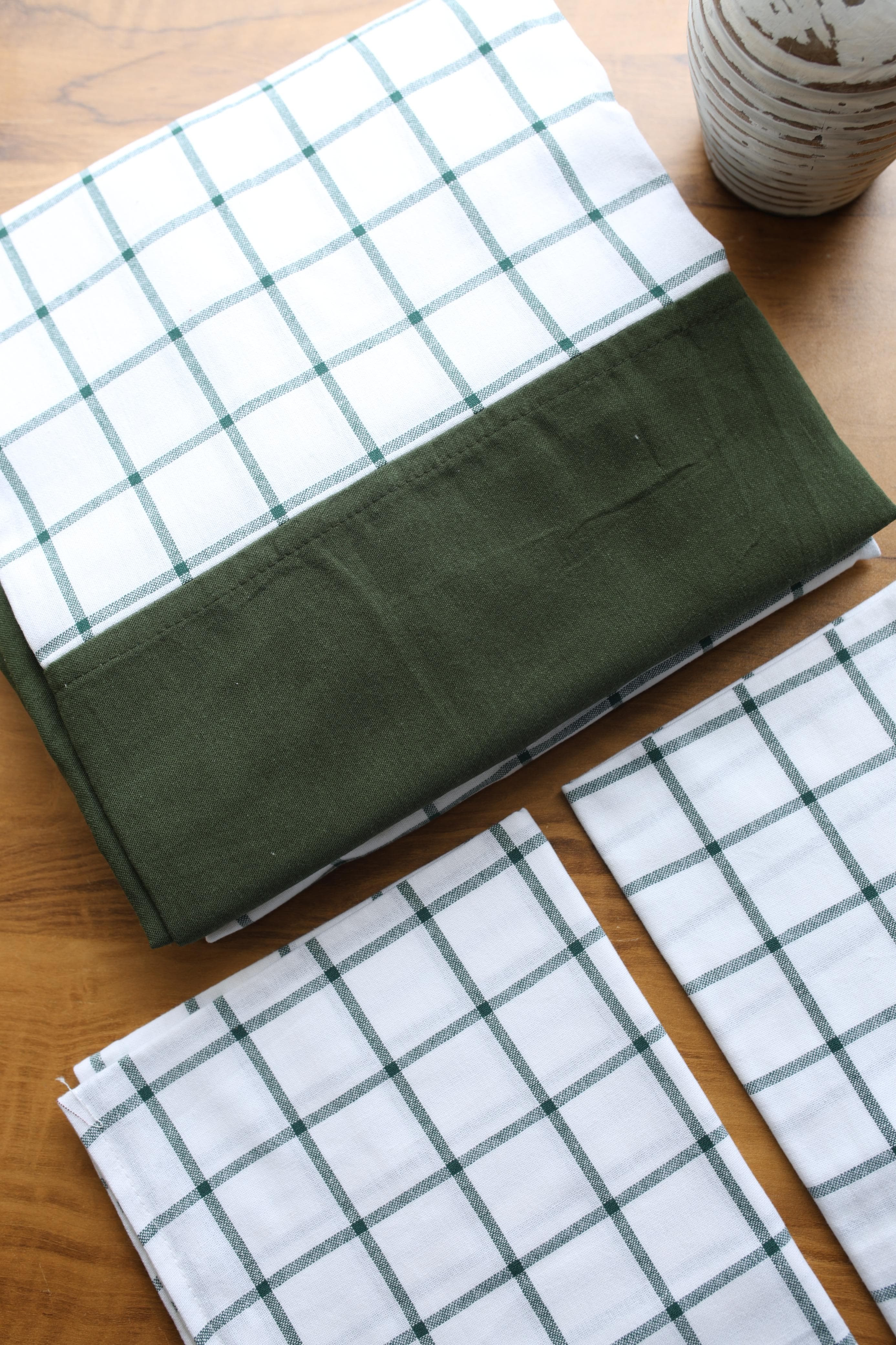 Bedsheets - King daily use border bedsheets