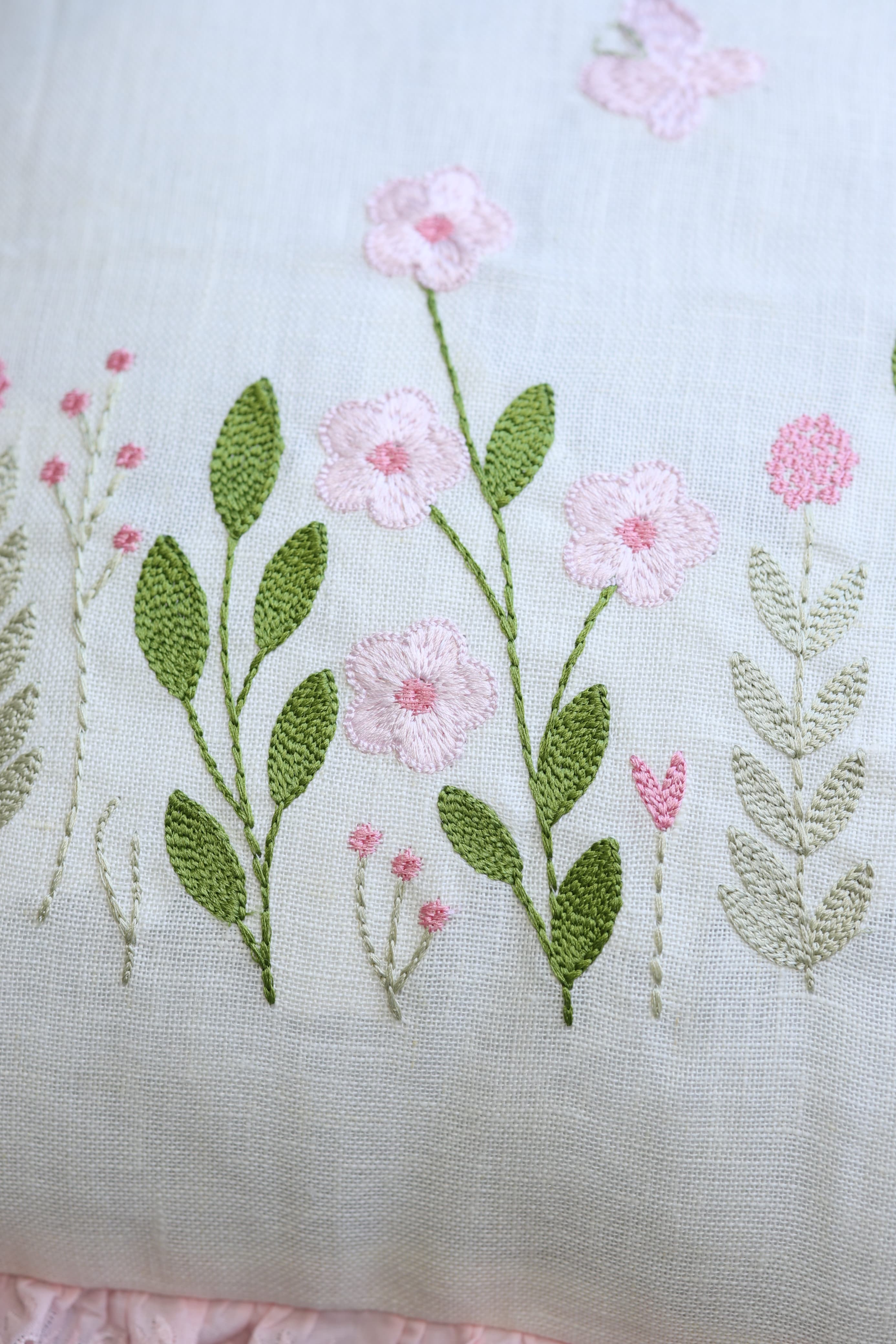 Cushion covers - Embroidery Garden Petal