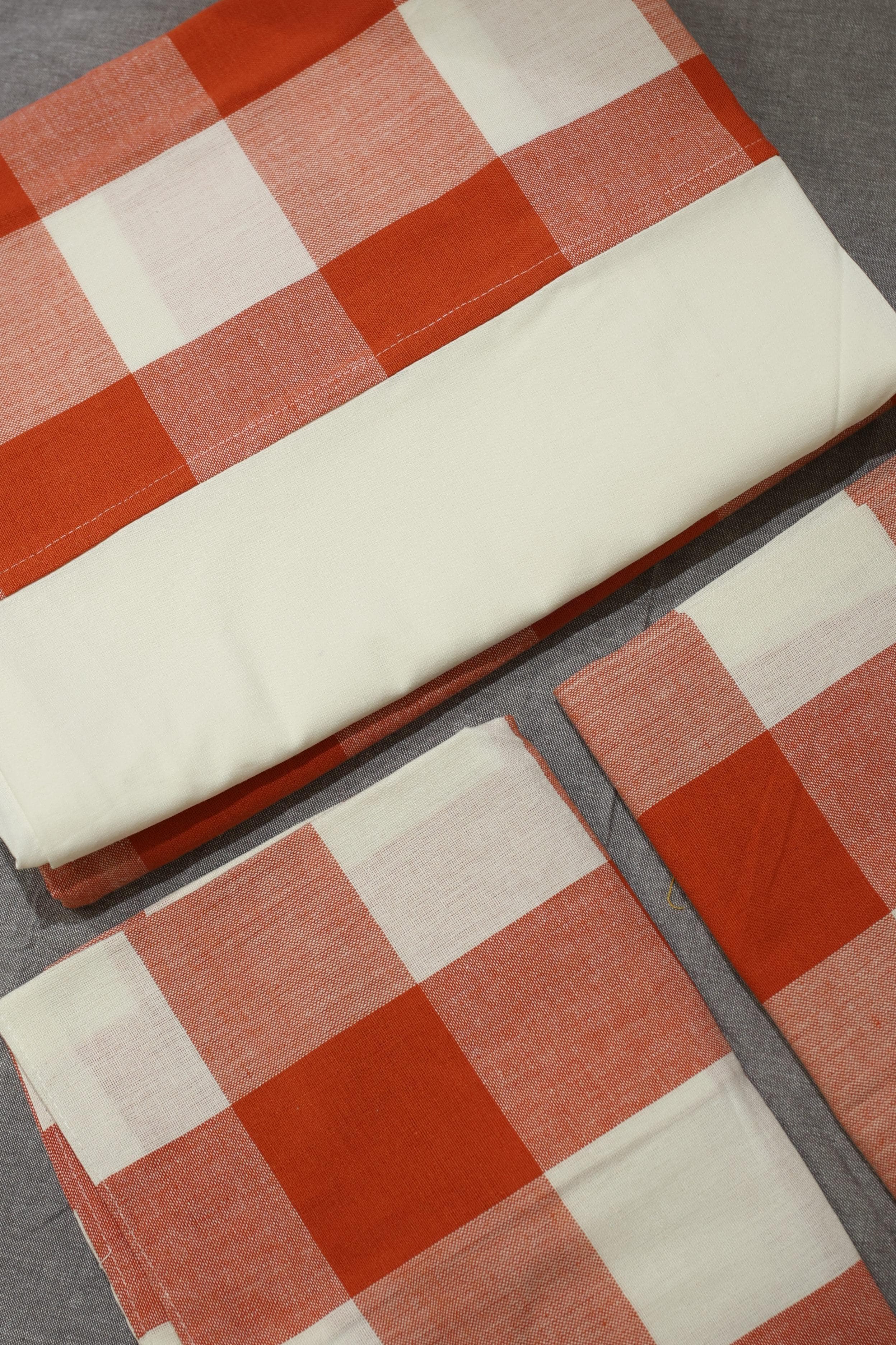 Bedsheets - Queen daily use border bedsheets