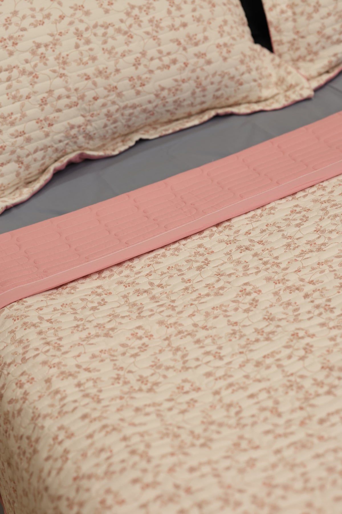 Premium bedcover