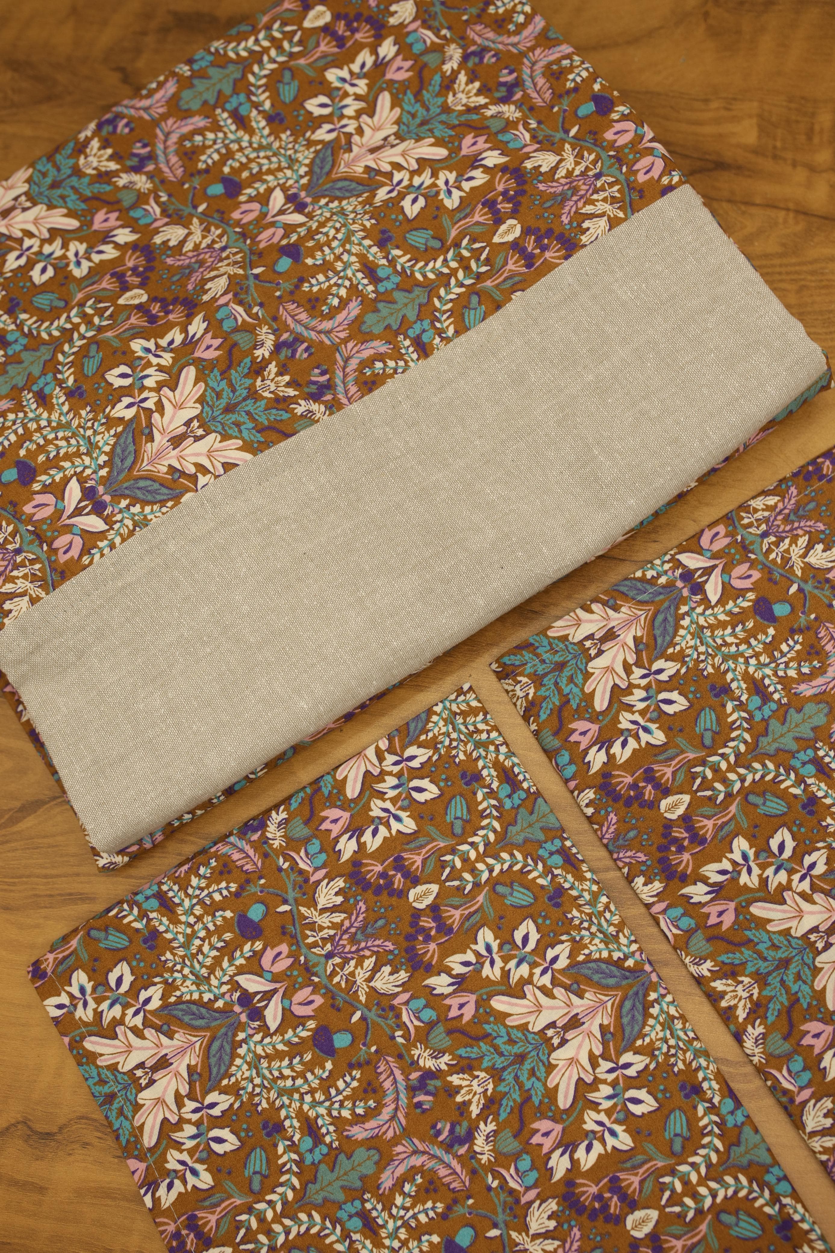Bedsheets - Queen daily use border bedsheets