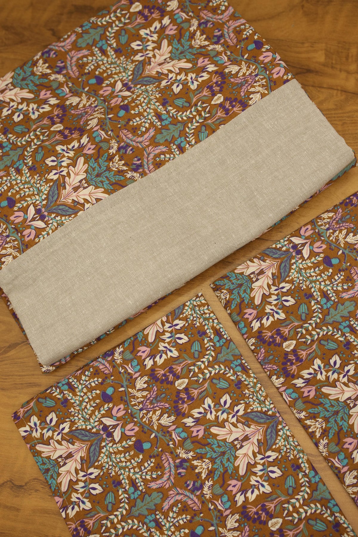 Bedsheets - Queen daily use border bedsheets