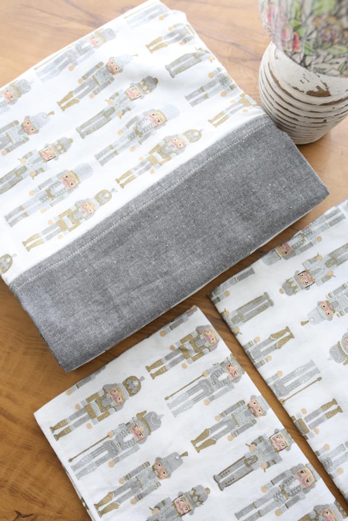 Bedsheets - King daily use border bedsheets