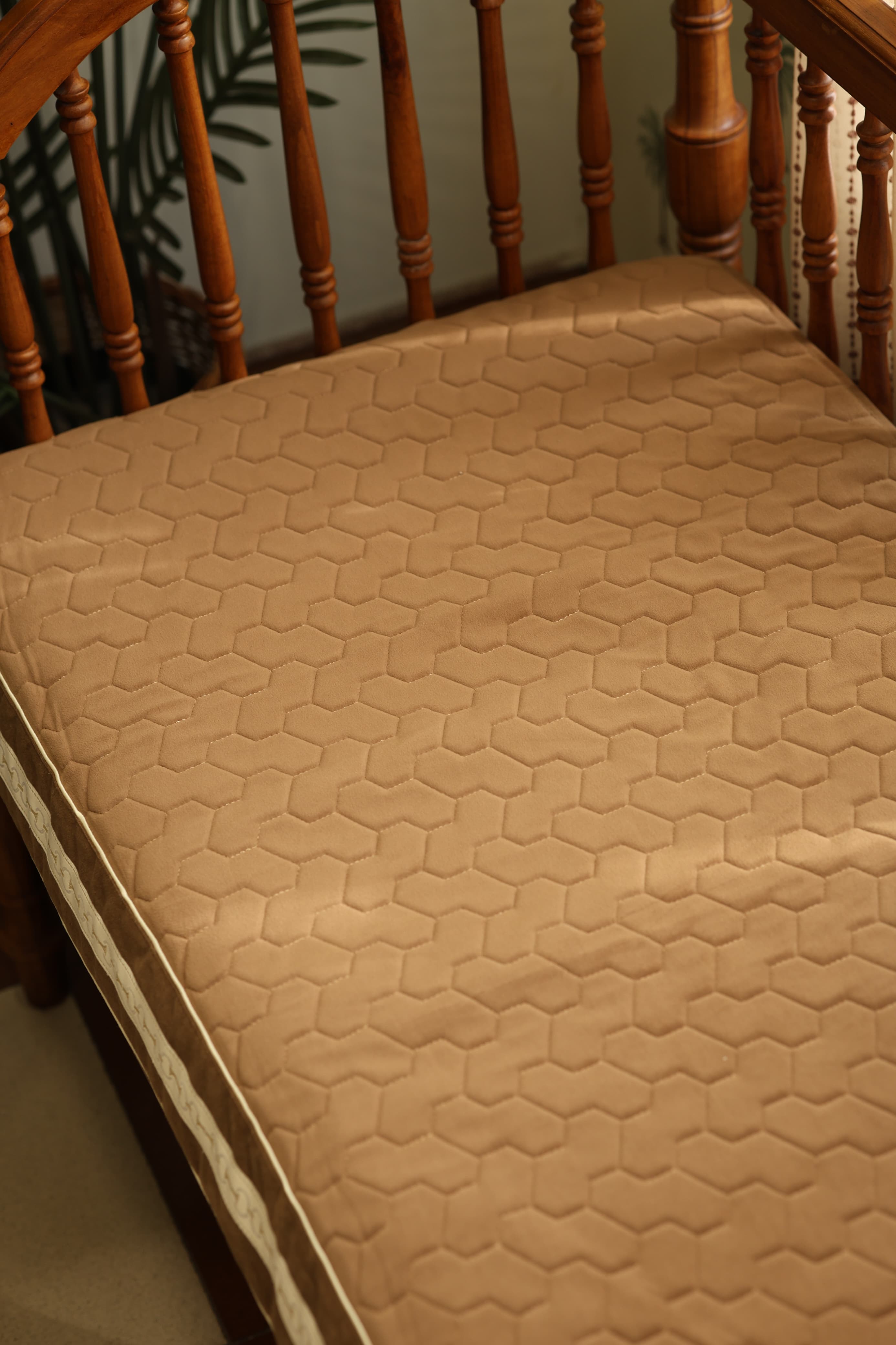 Sofa protector ( meter per) description *𝗻𝗼𝘁 𝗮𝗻𝘁𝗶 𝘀𝗸𝗶𝗱*