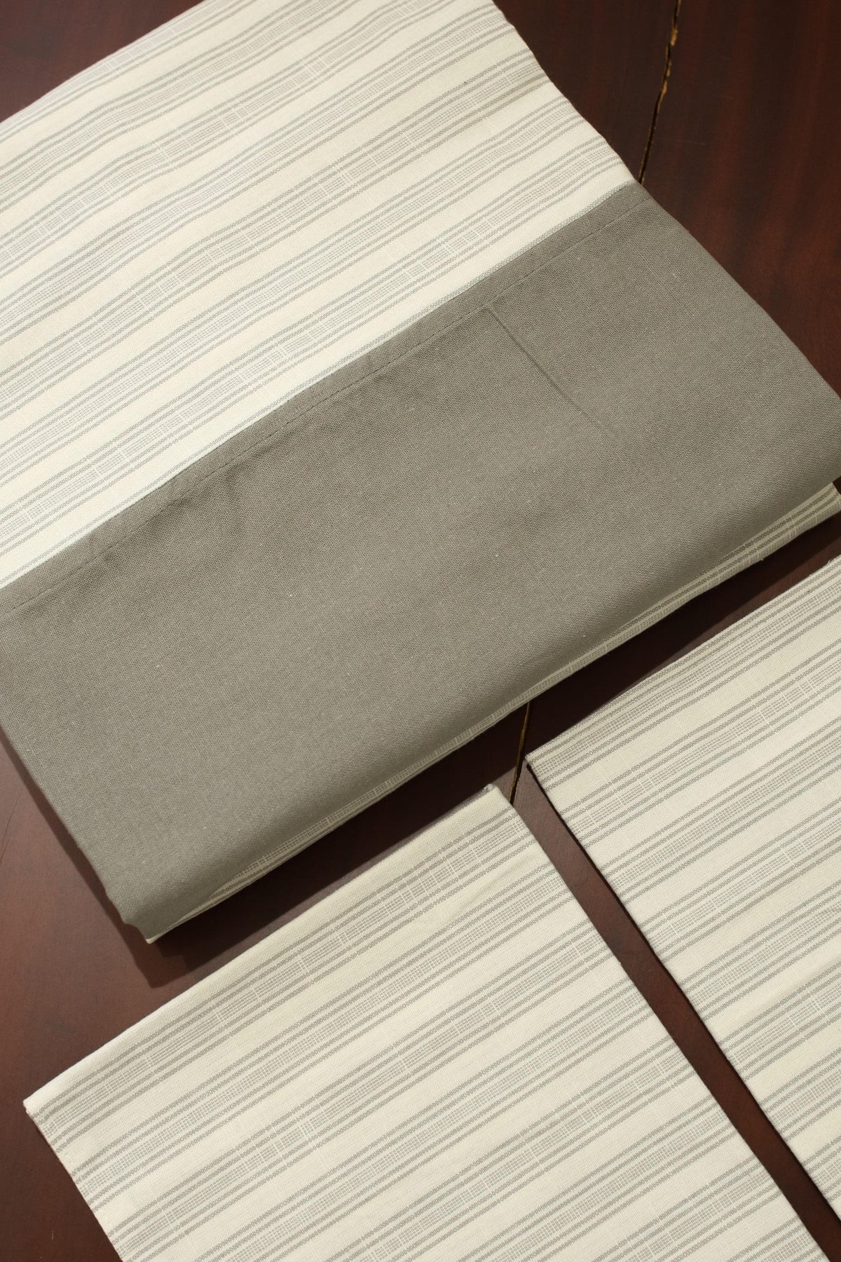 Bedsheets - King Daily use border bedsheets