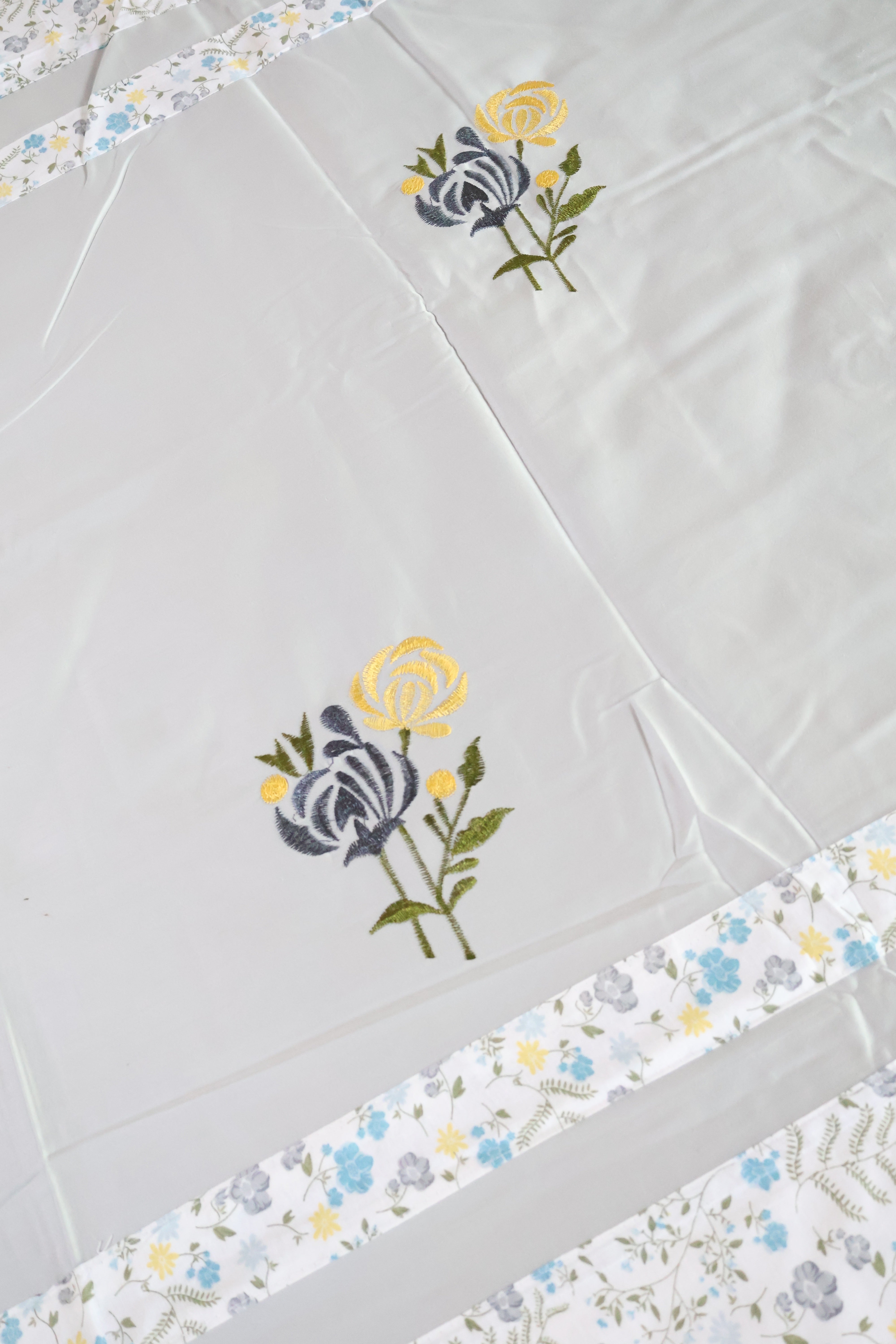 King Size Premium Machine Embroidery Bedsheet Set with 2 Pillow Covers (108x108)