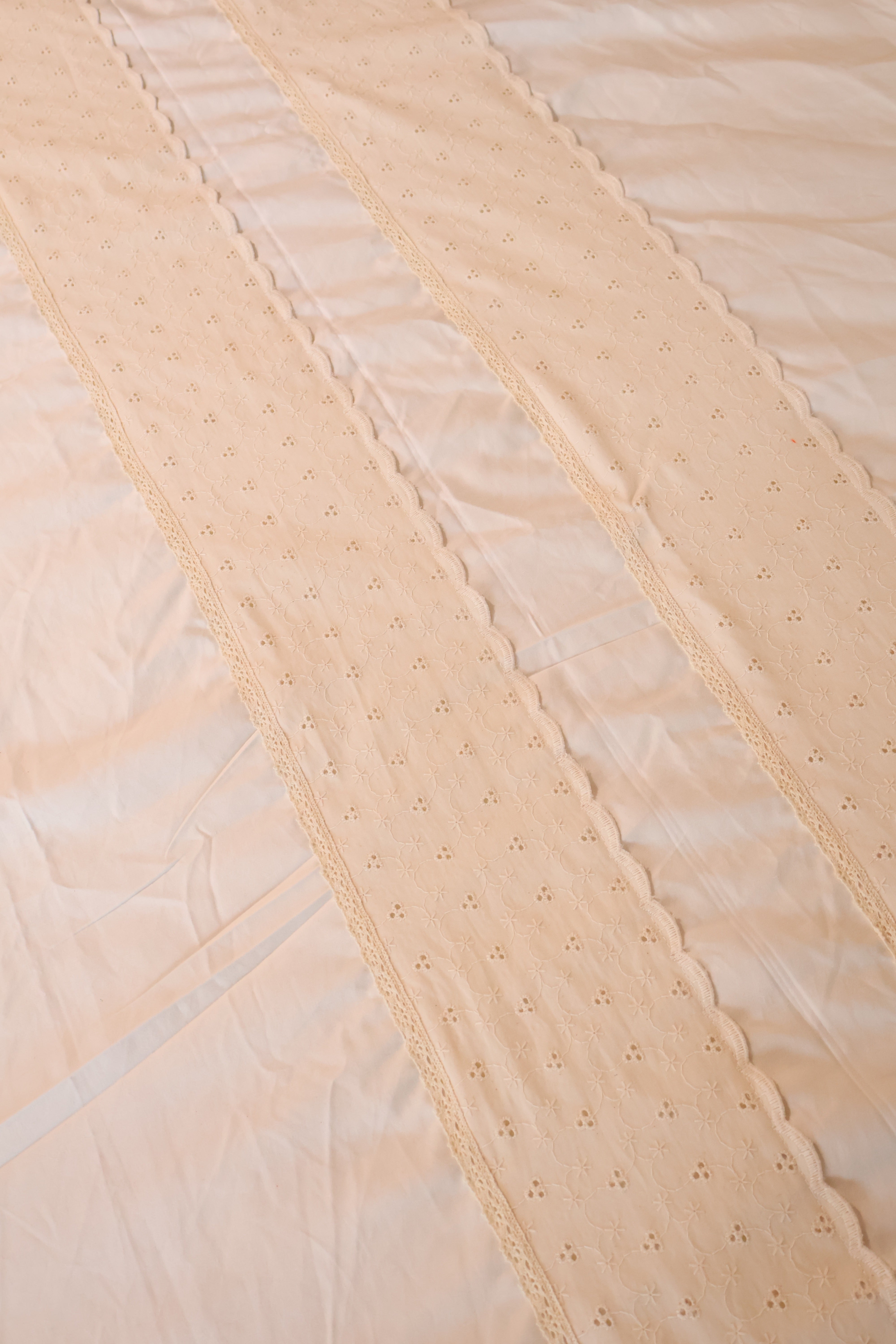 Bedsheets - Premium designer king bedsheets dd lace