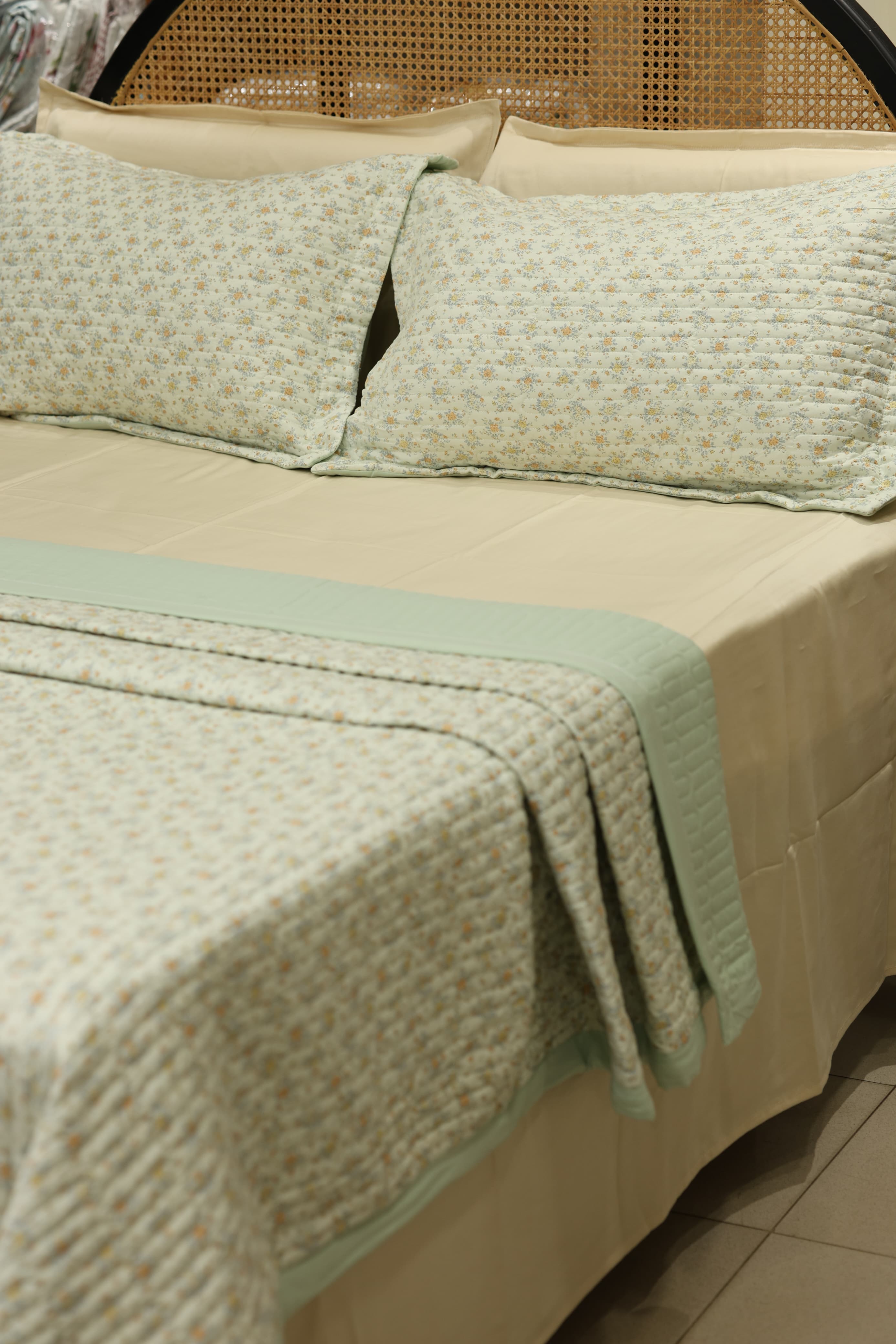 Premium bedcover