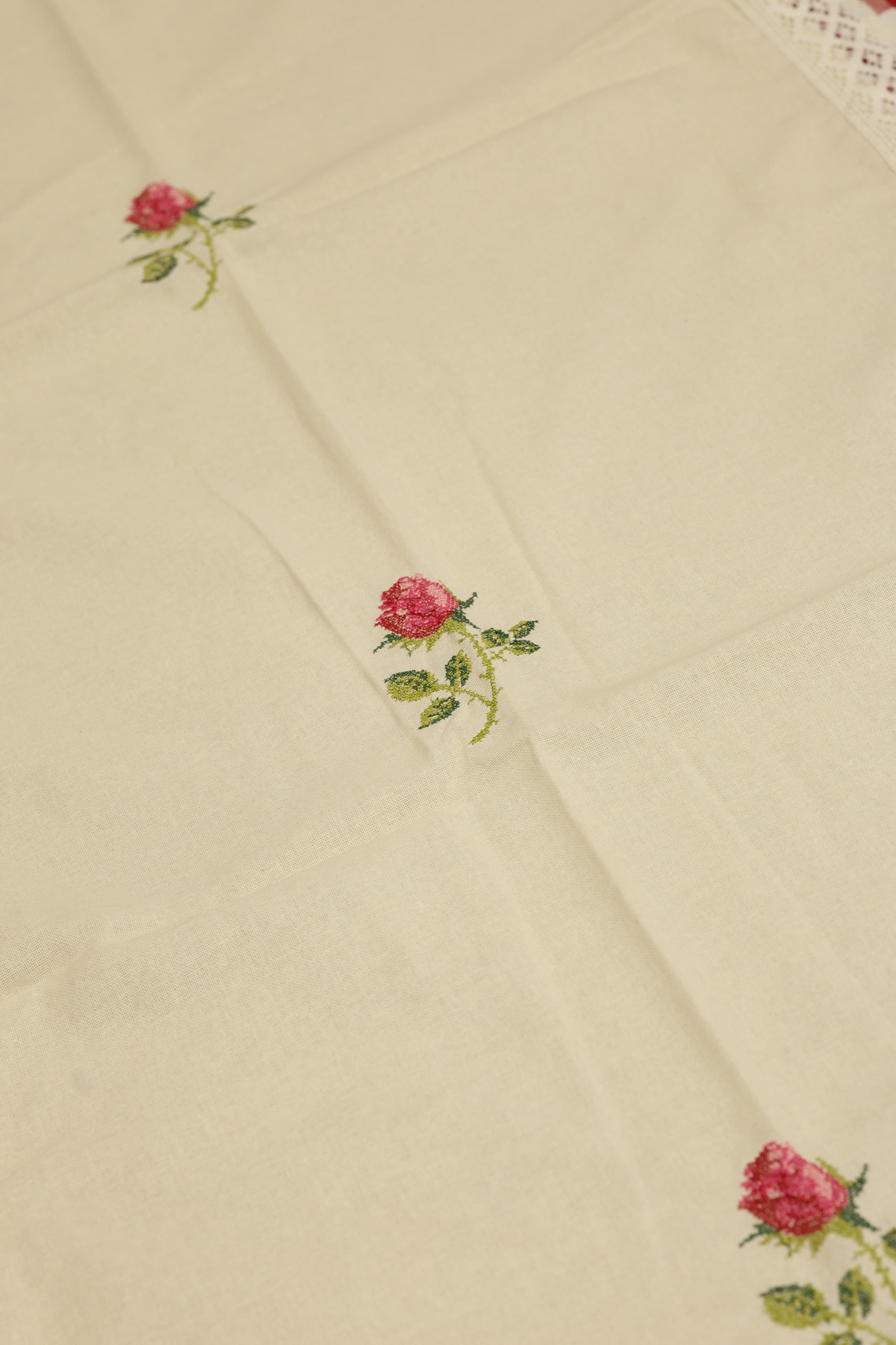 Table cloths - 8 Seater cross stitch embroidery Red check