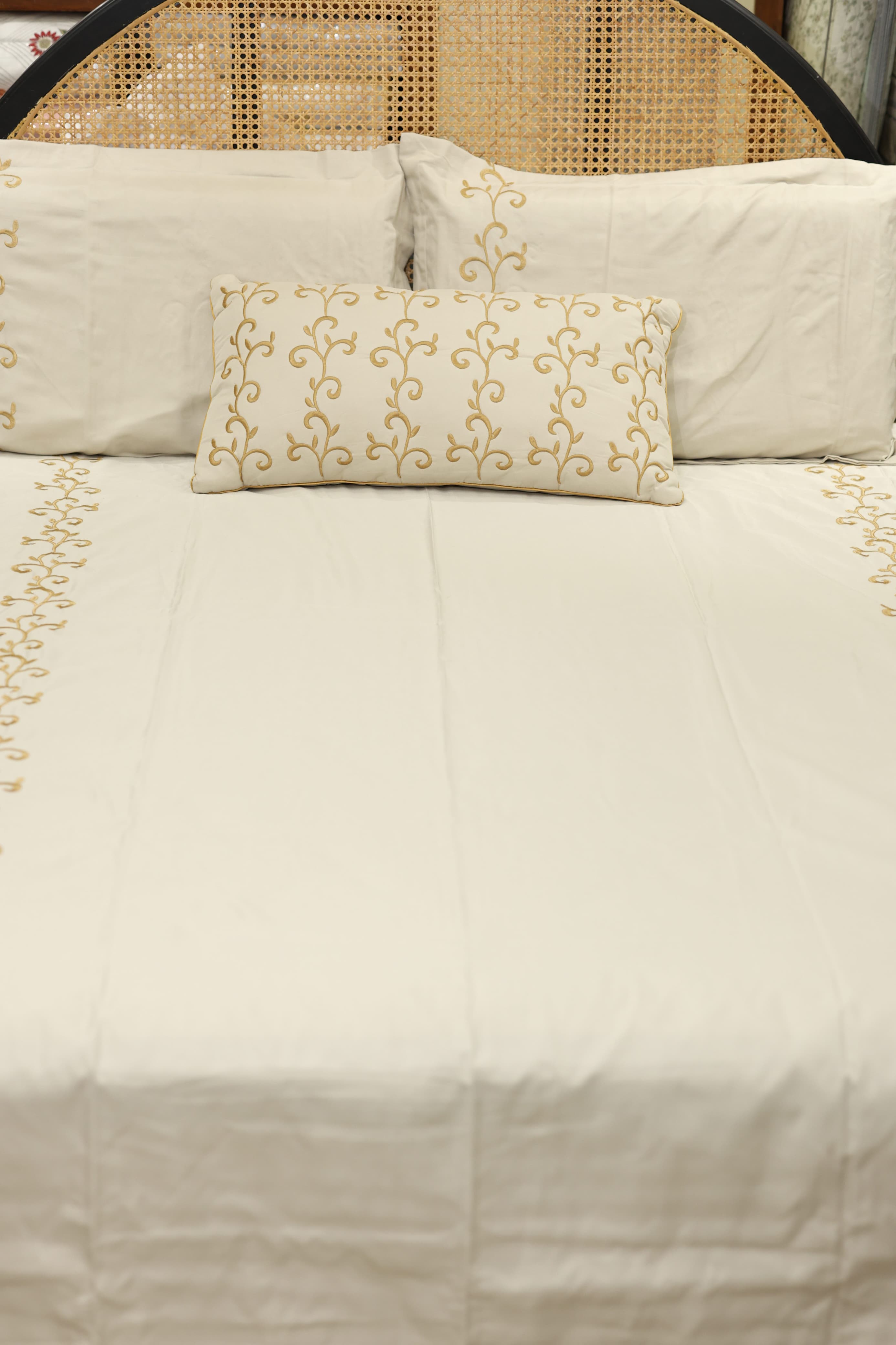 Bedding set Embroidery - King size