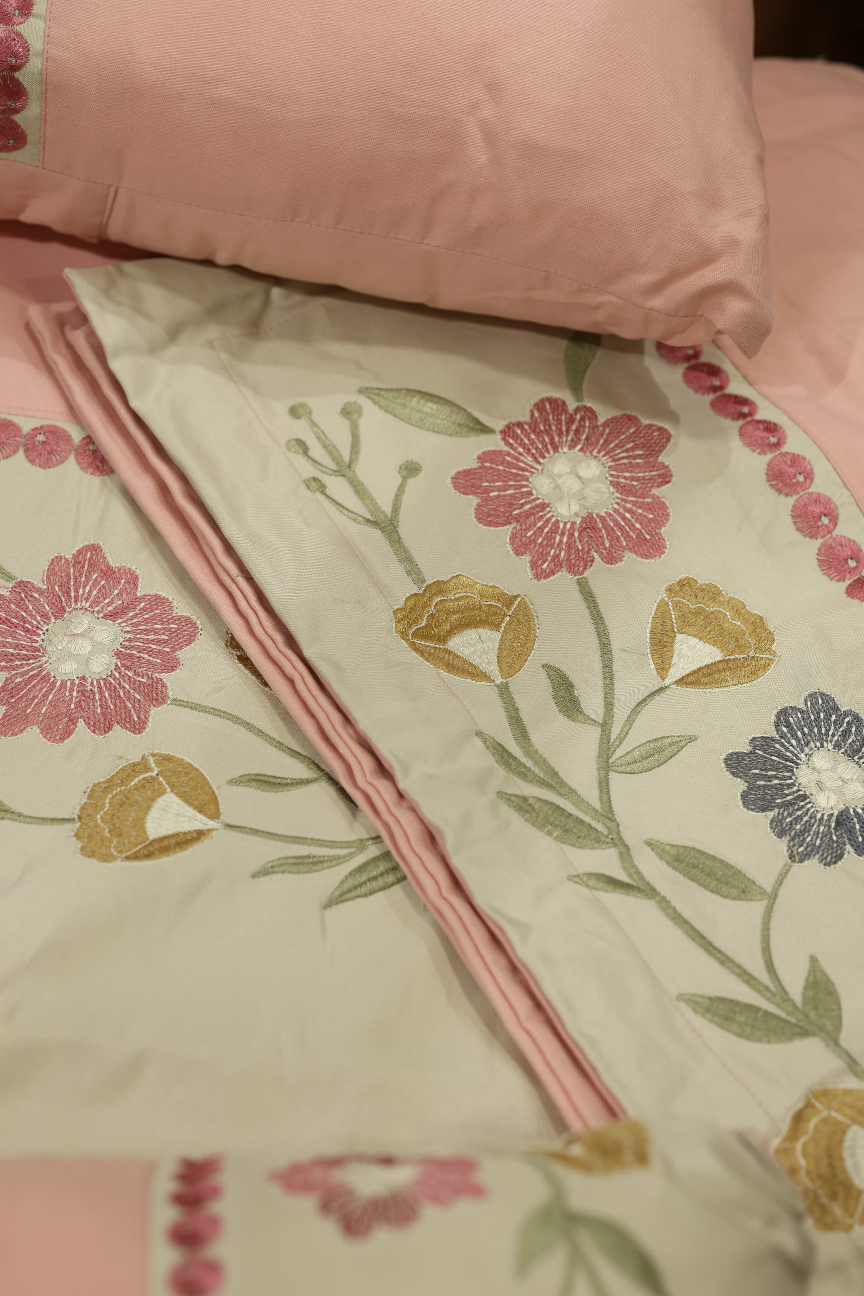 Full bedding set - King Premium embroidery 5 pcs set
