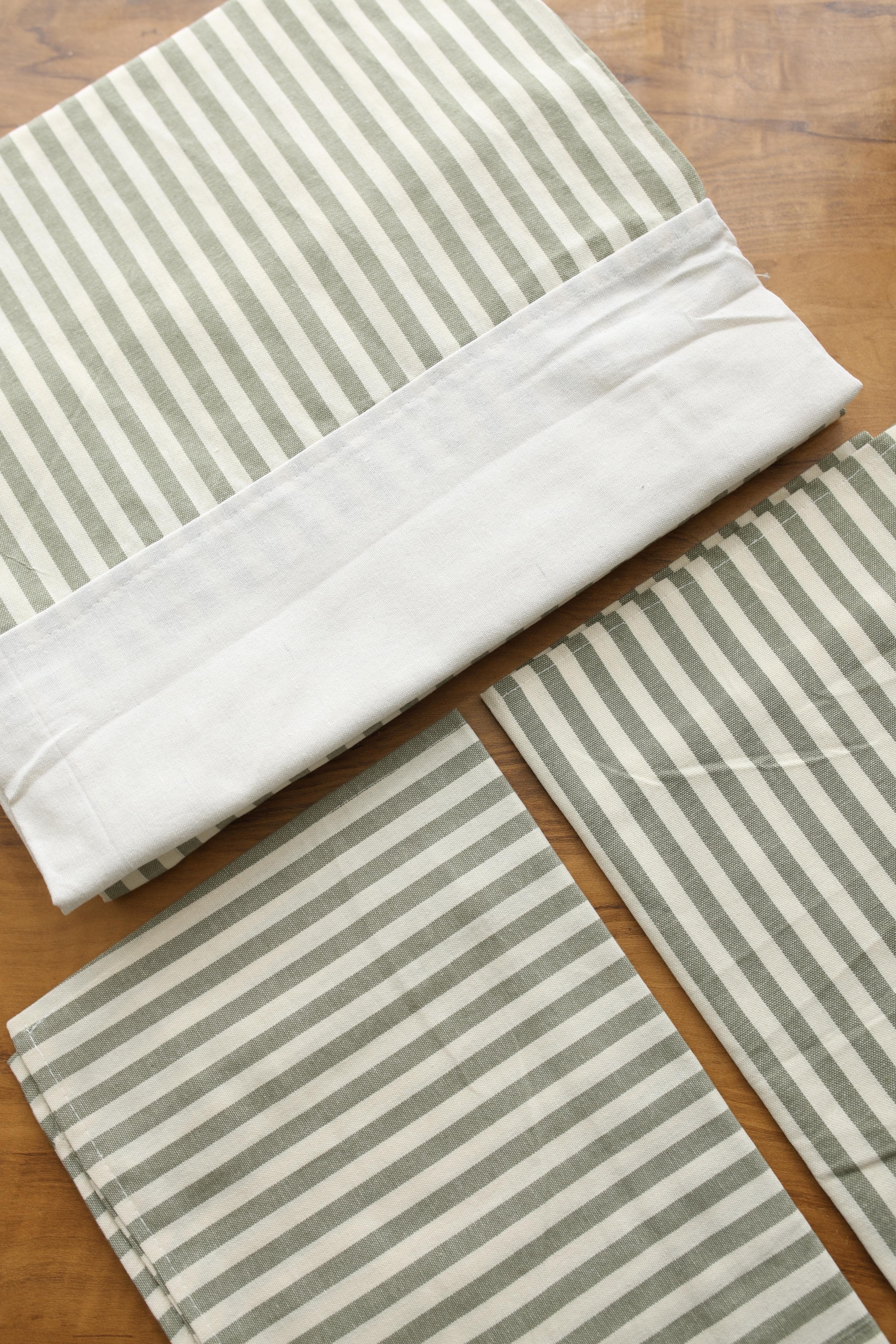 Bedsheets - Queen daily use border bedsheets