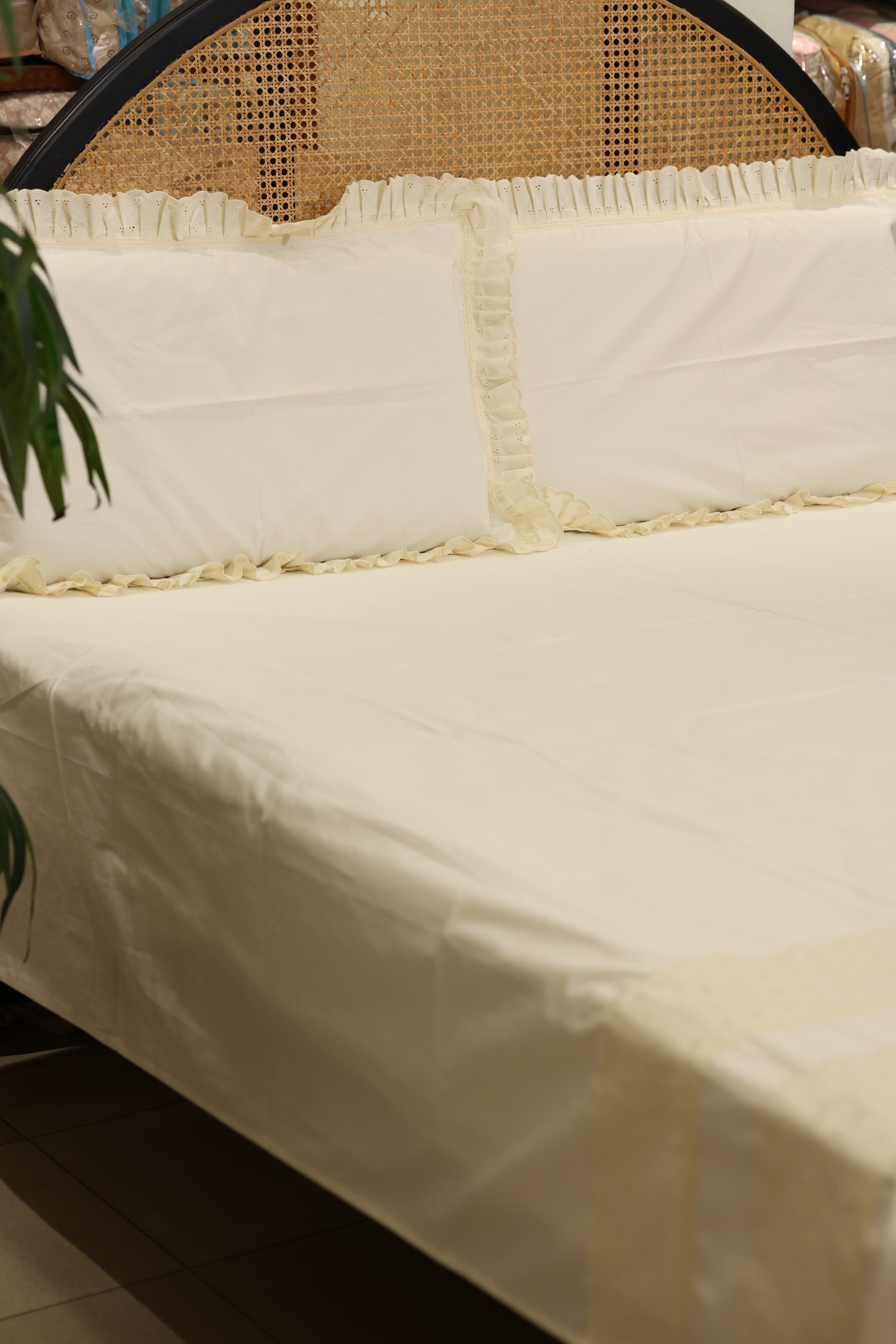 Bedsheets - Premium designer king bedsheets dd lace