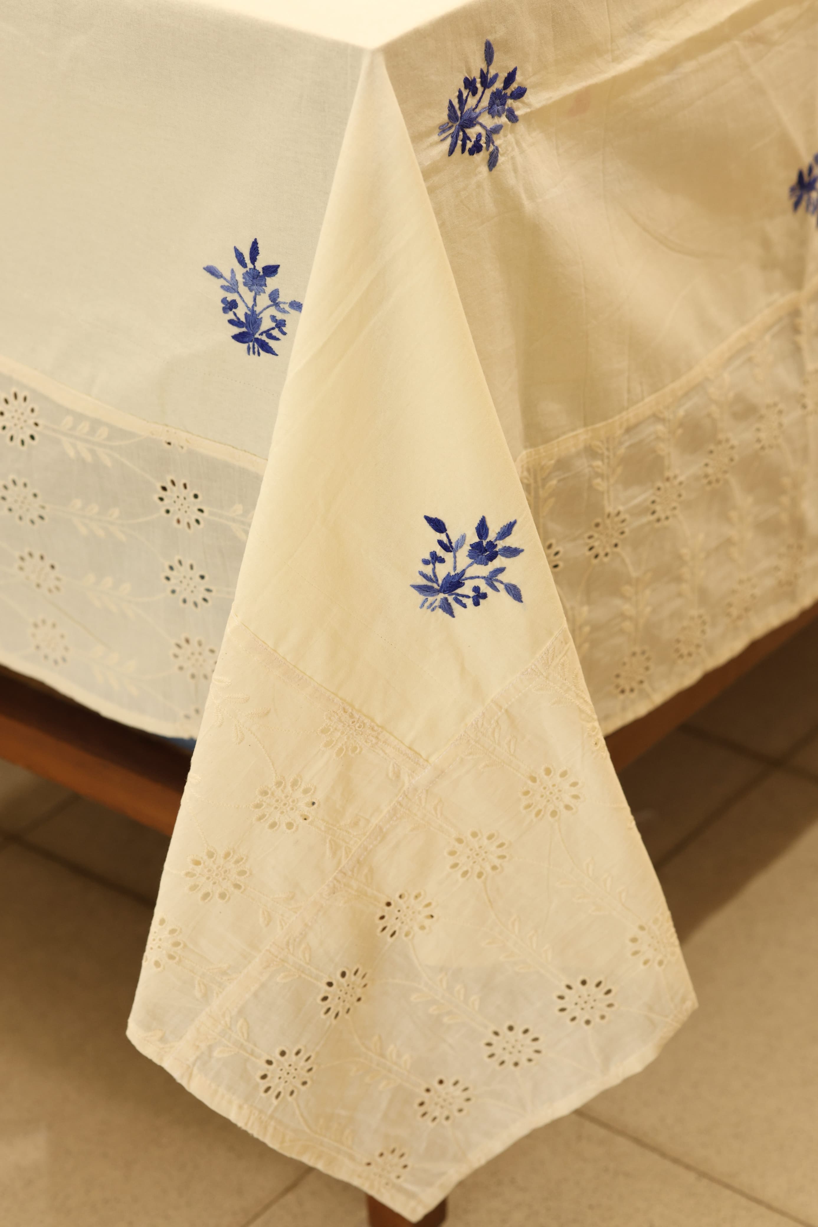 Table cloth - 6 seater Hand embroidery