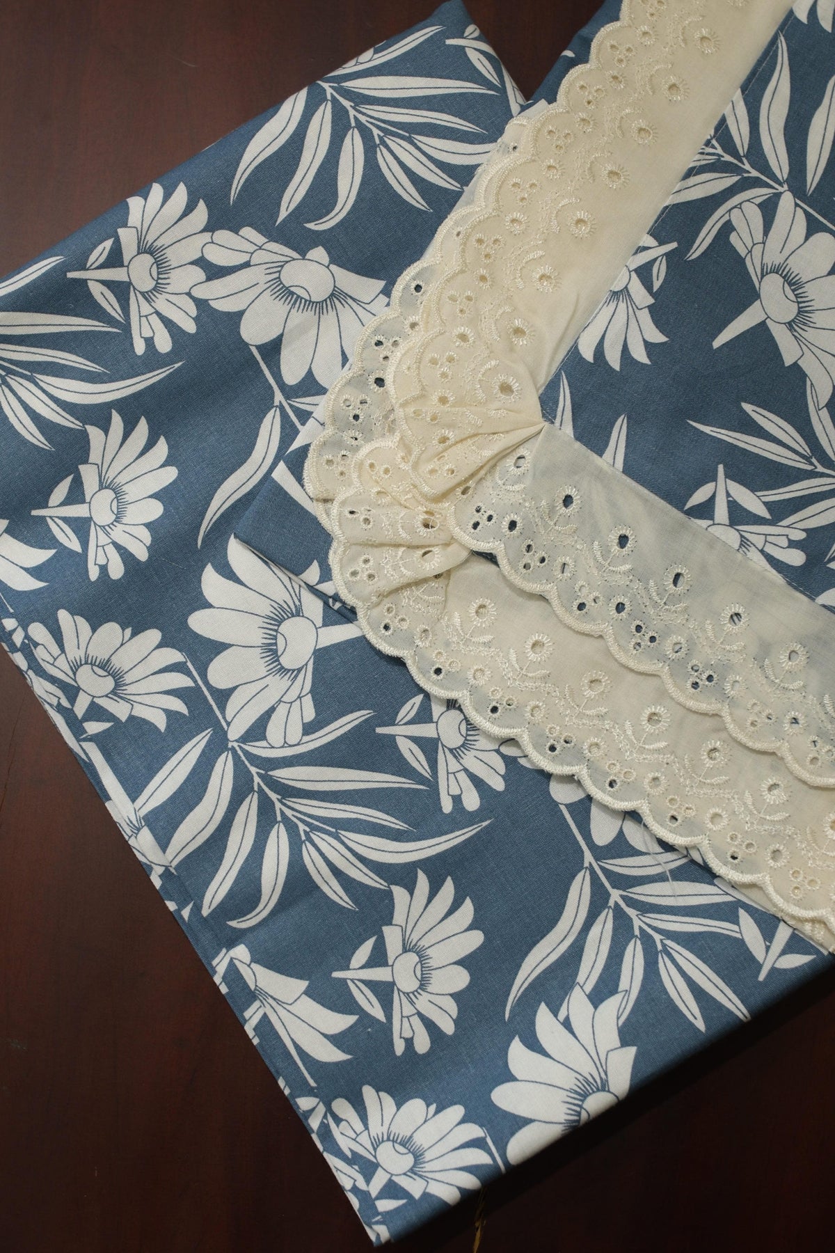Bedsheets - Queen soft cotton lace bedsheets flora & lace