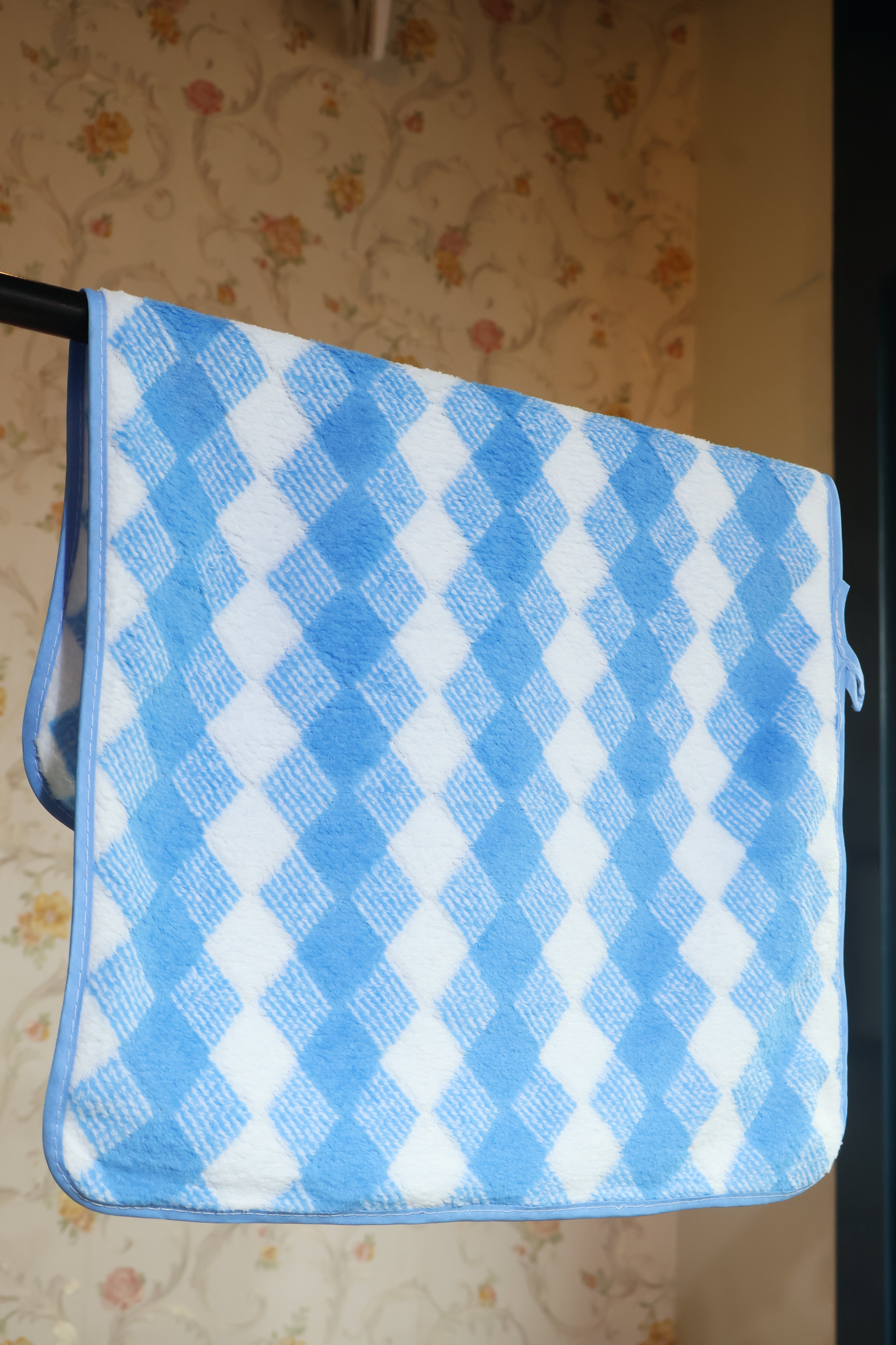 Hand towel(38cm *58cm) with Hanging Loop