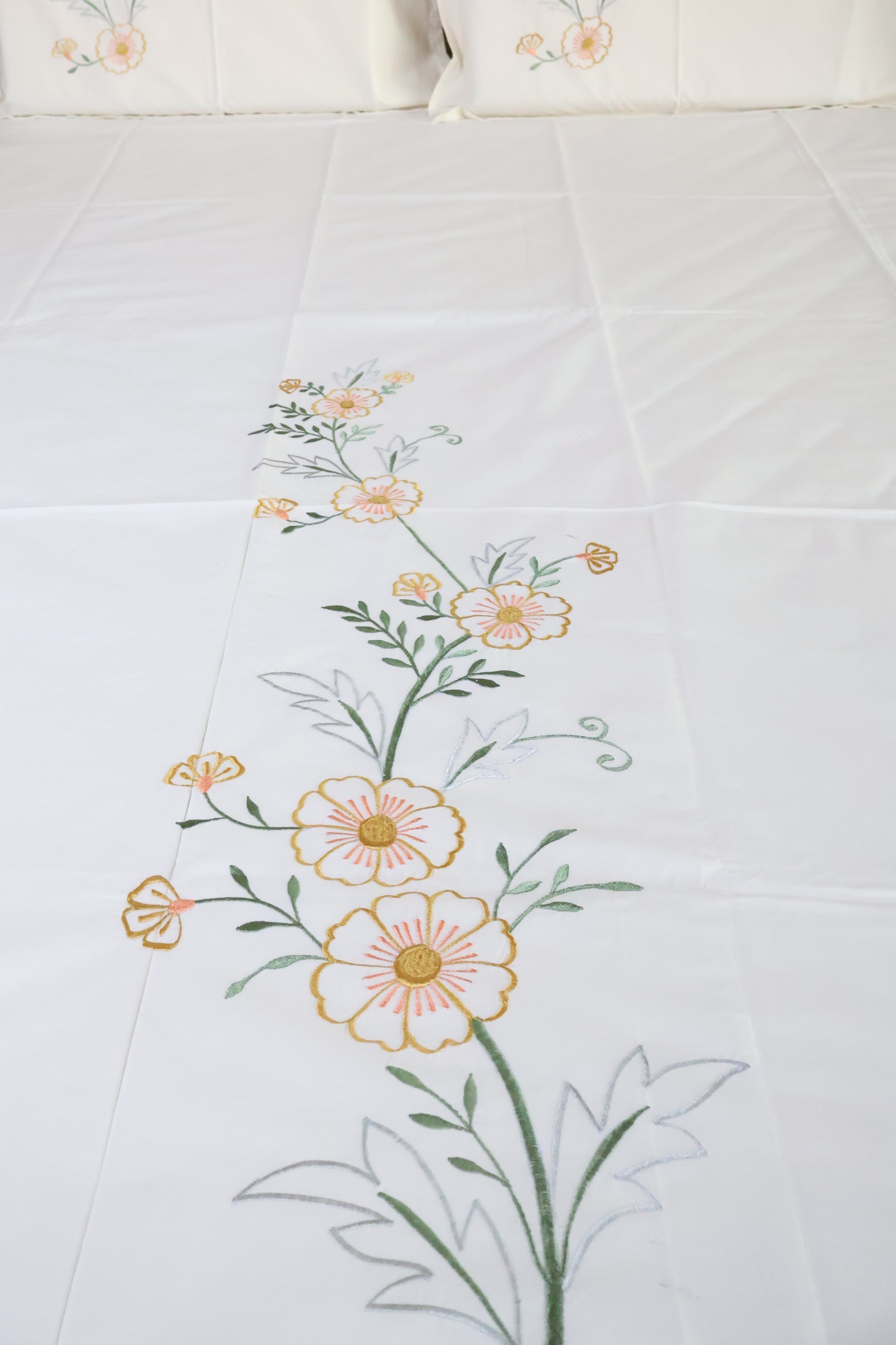 Bedsheets - King Premium Machine embroidery bedsheets MEK
