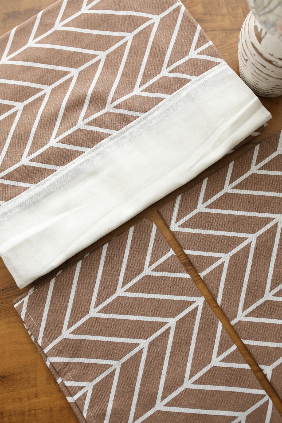 Bedsheets - Queen daily use border bedsheets