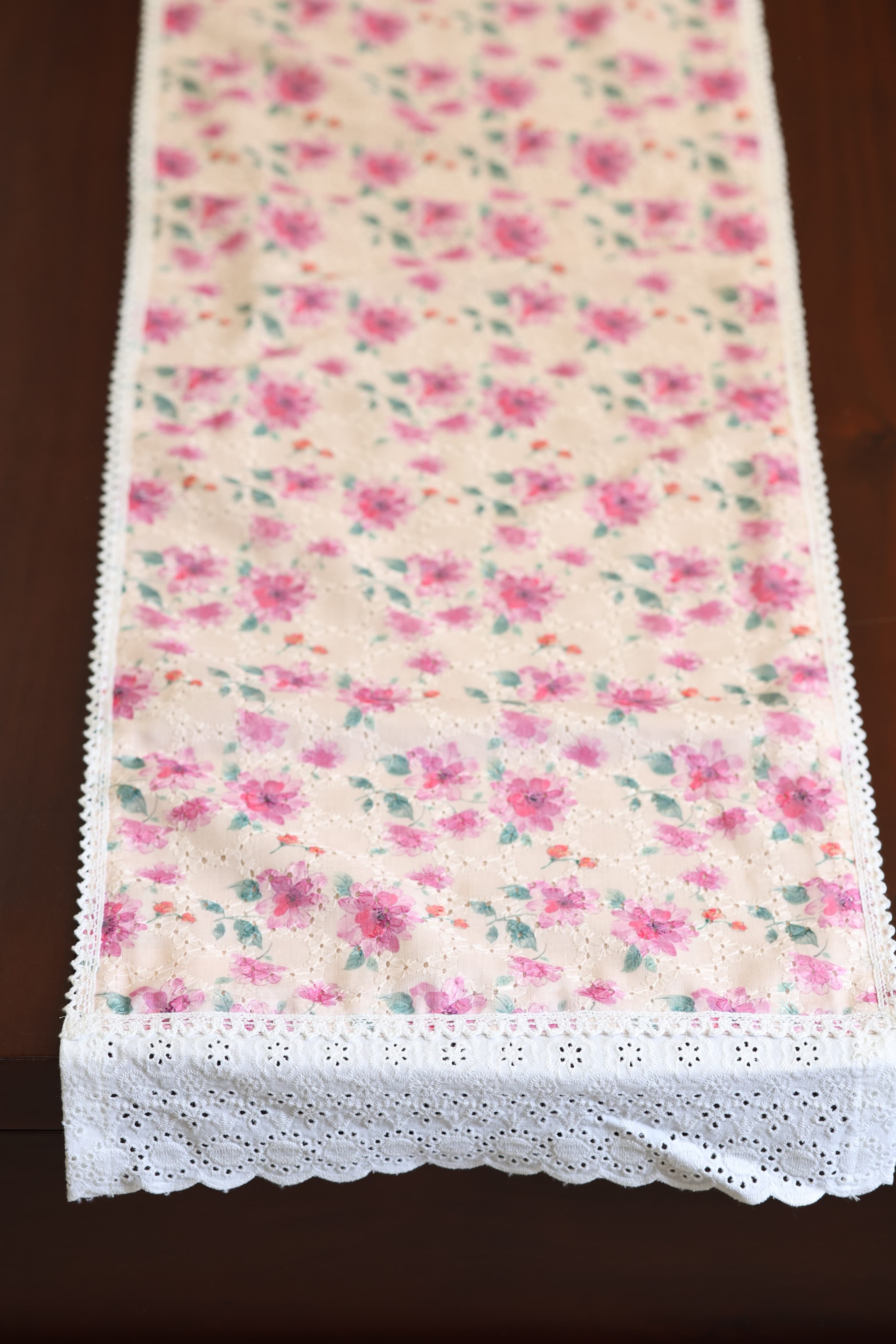 Table Runners - 8seater embroidery runner