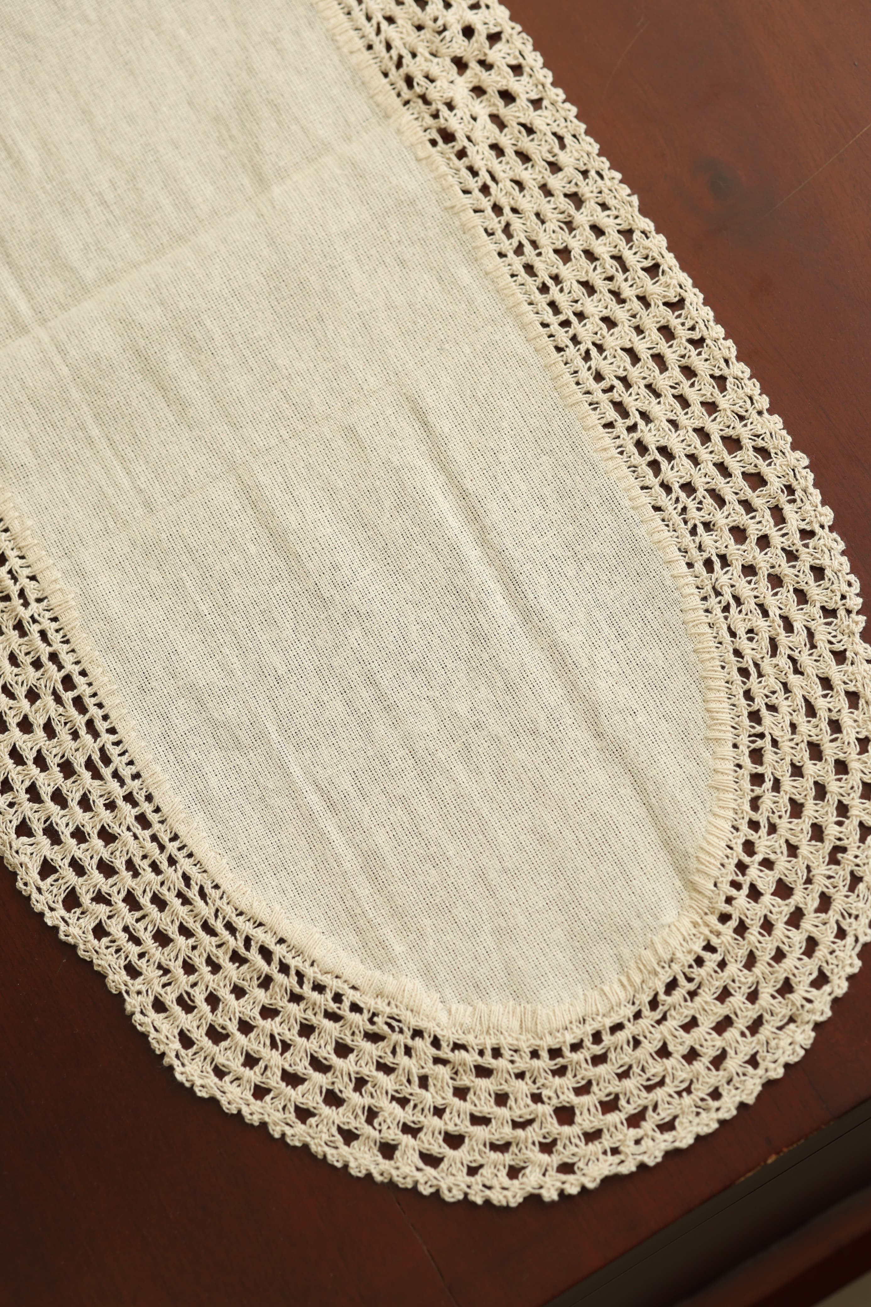 Runner - crochet runner