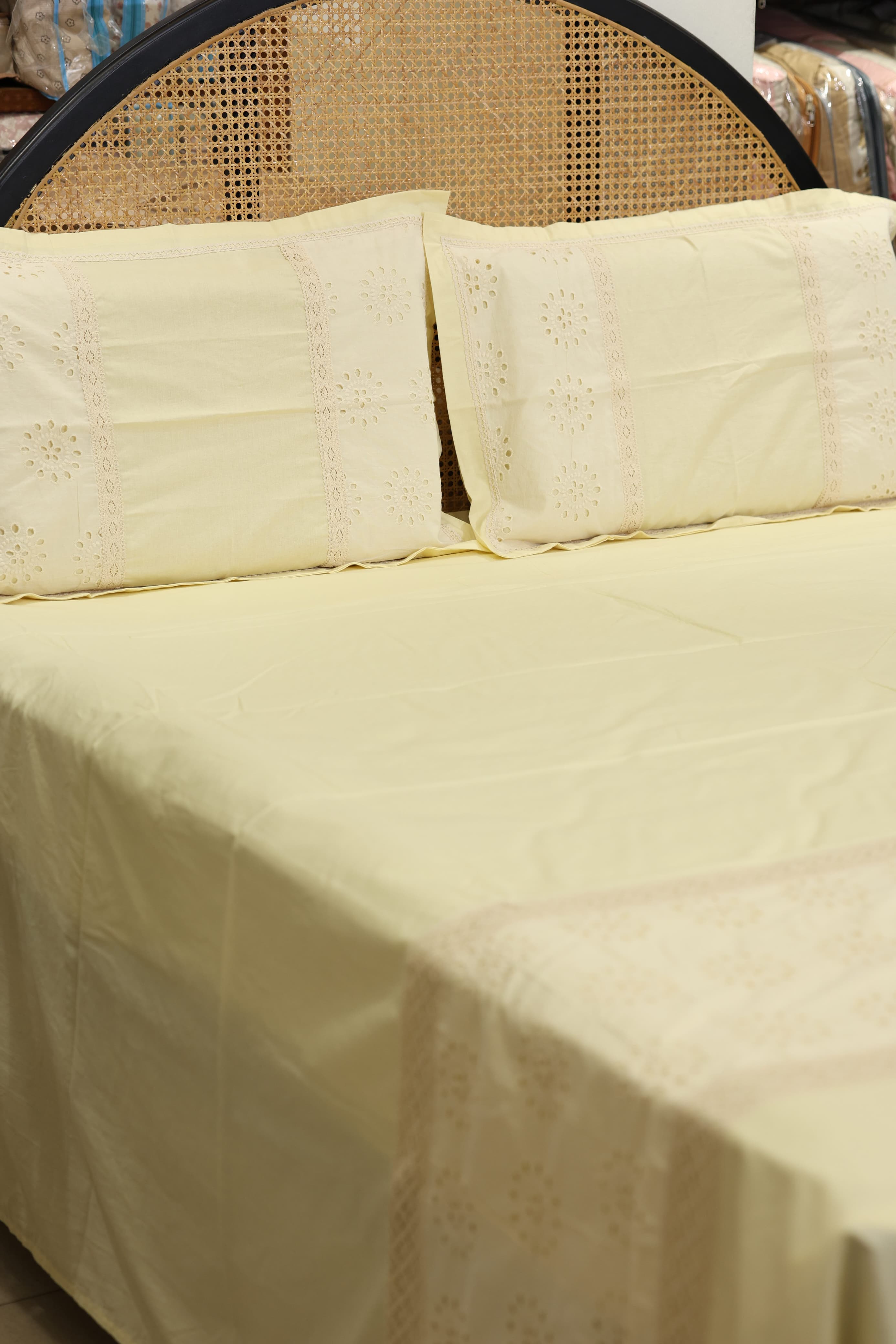Bedsheets - Premium designer king bedsheets dd lace