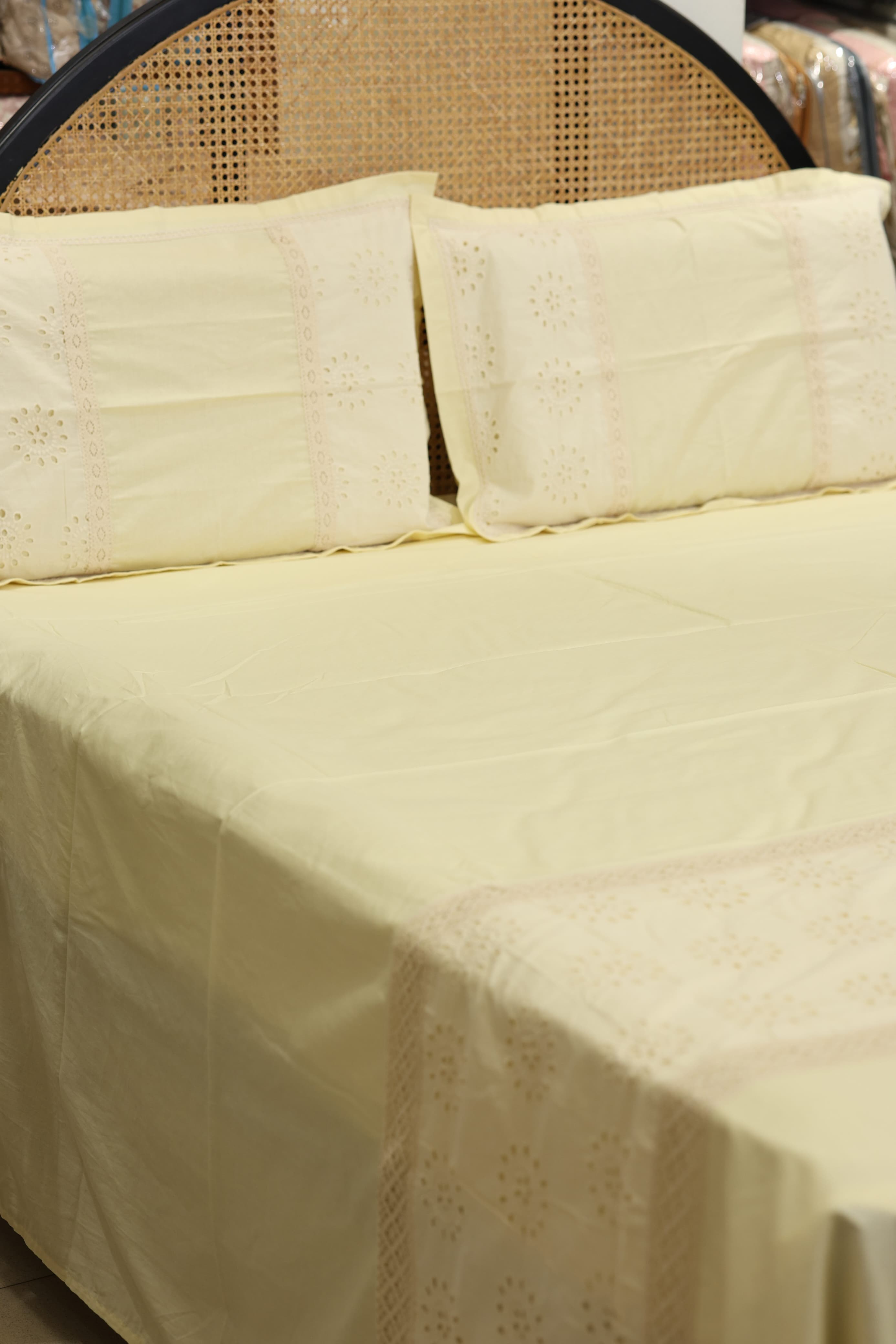 Bedsheets - Premium designer king bedsheets dd lace