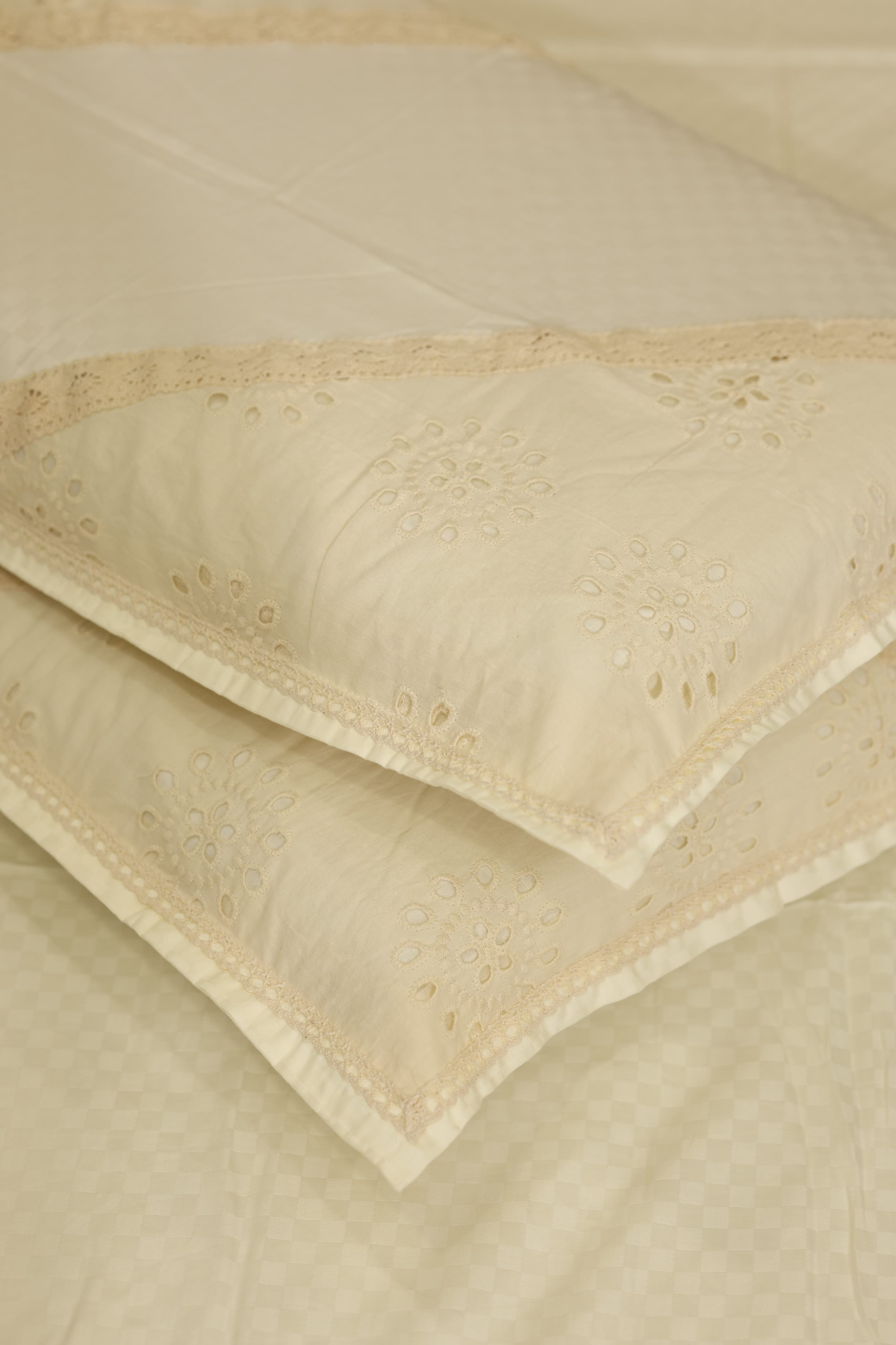 Bedsheets - Premium designer king bedsheets dd lace